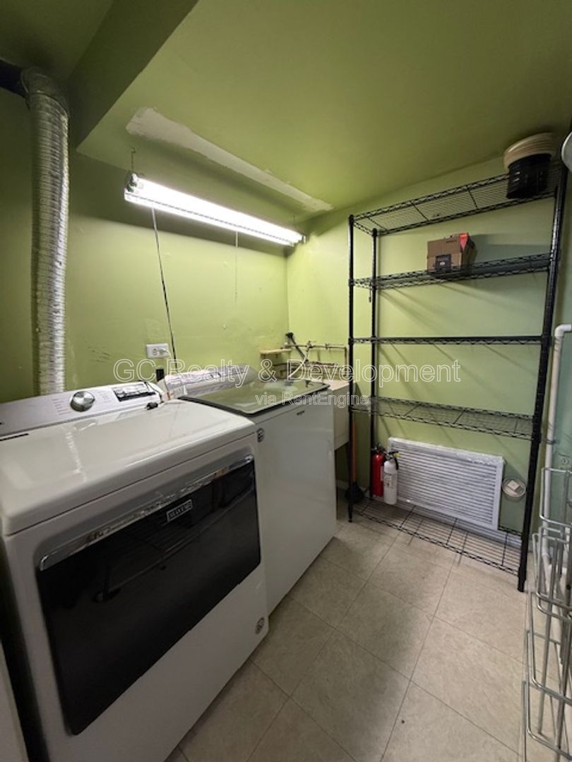 *** 3 BDRM - 2 BTH / FIN BASEMENT / DISTRICT 203 / REAR DECK W LOWER LVL WALK OUT / 2000 + SQFT *** property image