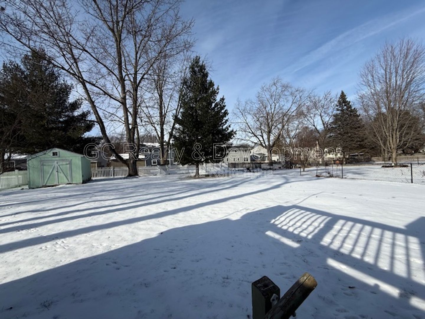 *** 3 BDRM - 2 BTH / FIN BASEMENT / DISTRICT 203 / REAR DECK W LOWER LVL WALK OUT / 2000 + SQFT *** property image