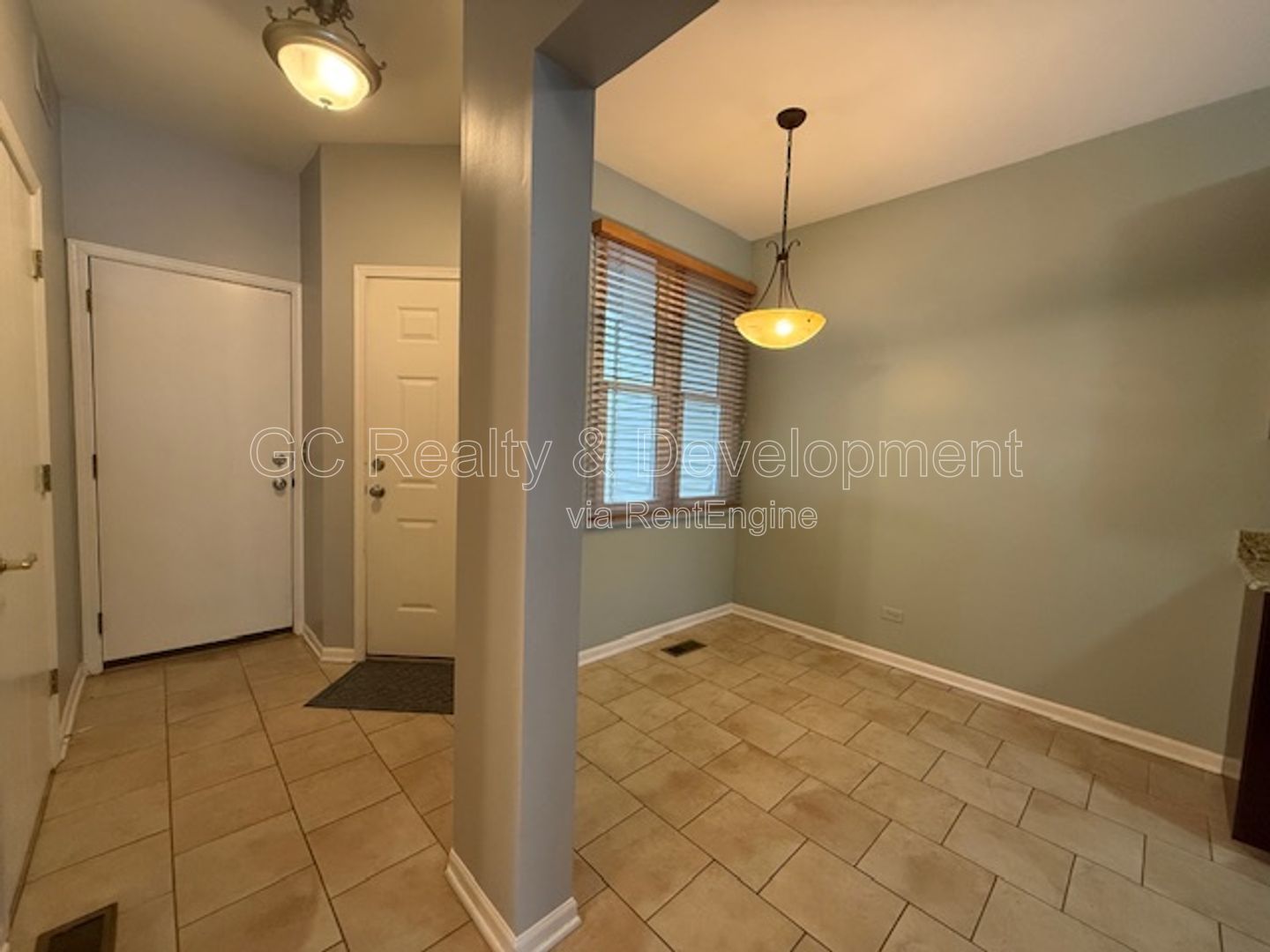 *** 2 BDRM - 2.5 BTH / RECENTLY UPDATED / LRG CLOSETS / CLOSE TO SHOPPING / ATTACHED GARAGE *** property image