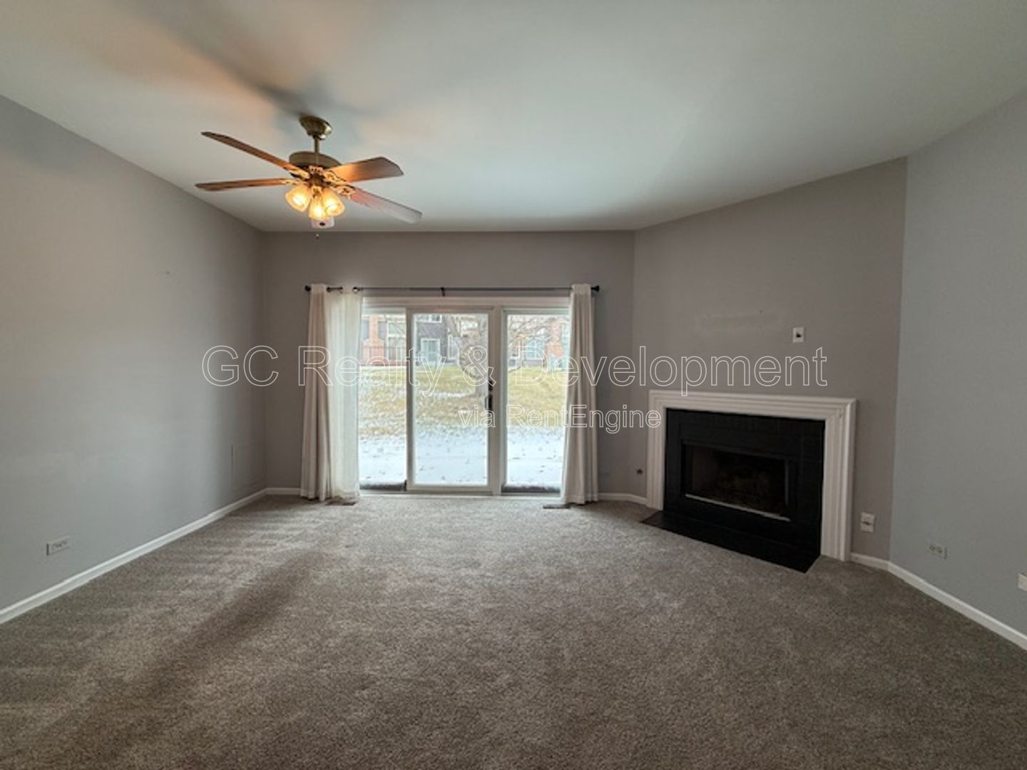 *** 2 BDRM - 2.5 BTH / RECENTLY UPDATED / LRG CLOSETS / CLOSE TO SHOPPING / ATTACHED GARAGE *** property image