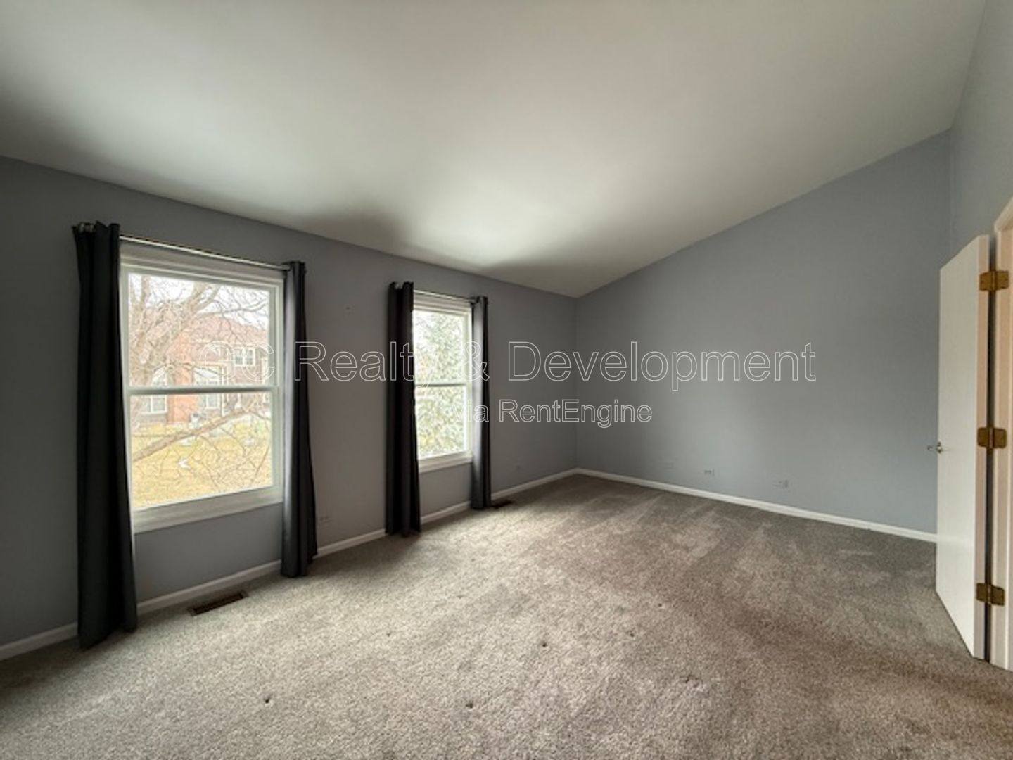 *** 2 BDRM - 2.5 BTH / RECENTLY UPDATED / LRG CLOSETS / CLOSE TO SHOPPING / ATTACHED GARAGE *** property image