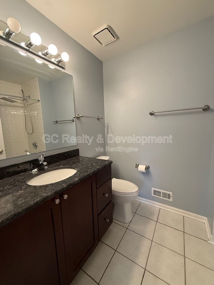 *** 2 BDRM - 2.5 BTH / RECENTLY UPDATED / LRG CLOSETS / CLOSE TO SHOPPING / ATTACHED GARAGE *** property image
