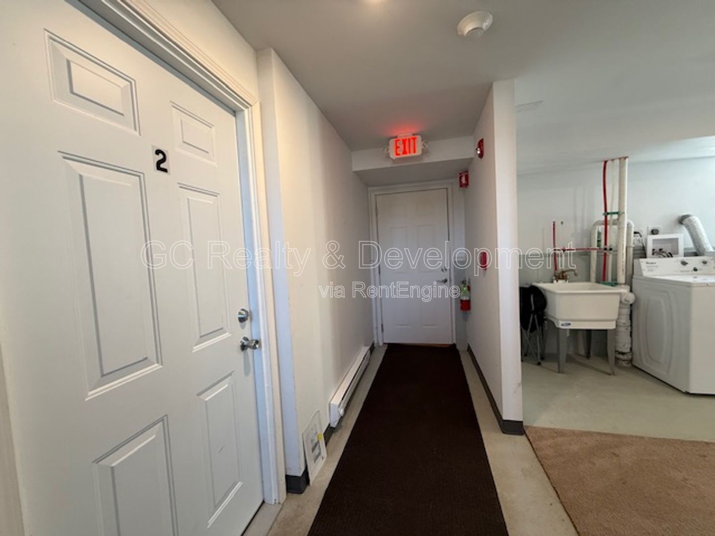 *** 2ND FLOOR UNIT / RECENTLY UPDATED / GARAGE PARKING AVAIL / LAUNDRY ON SITE *** property image
