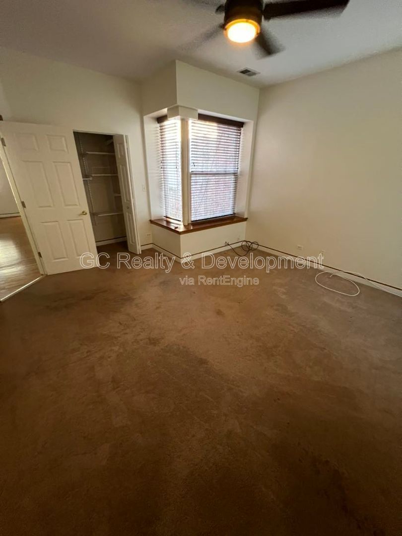 *** 3 BDRM - 2 BTH / 1500+ SQFT / IN UNIT LAUNDRY / ASSIGNED PARKING / NATURAL LIGHT THROUGHOUT *** property image