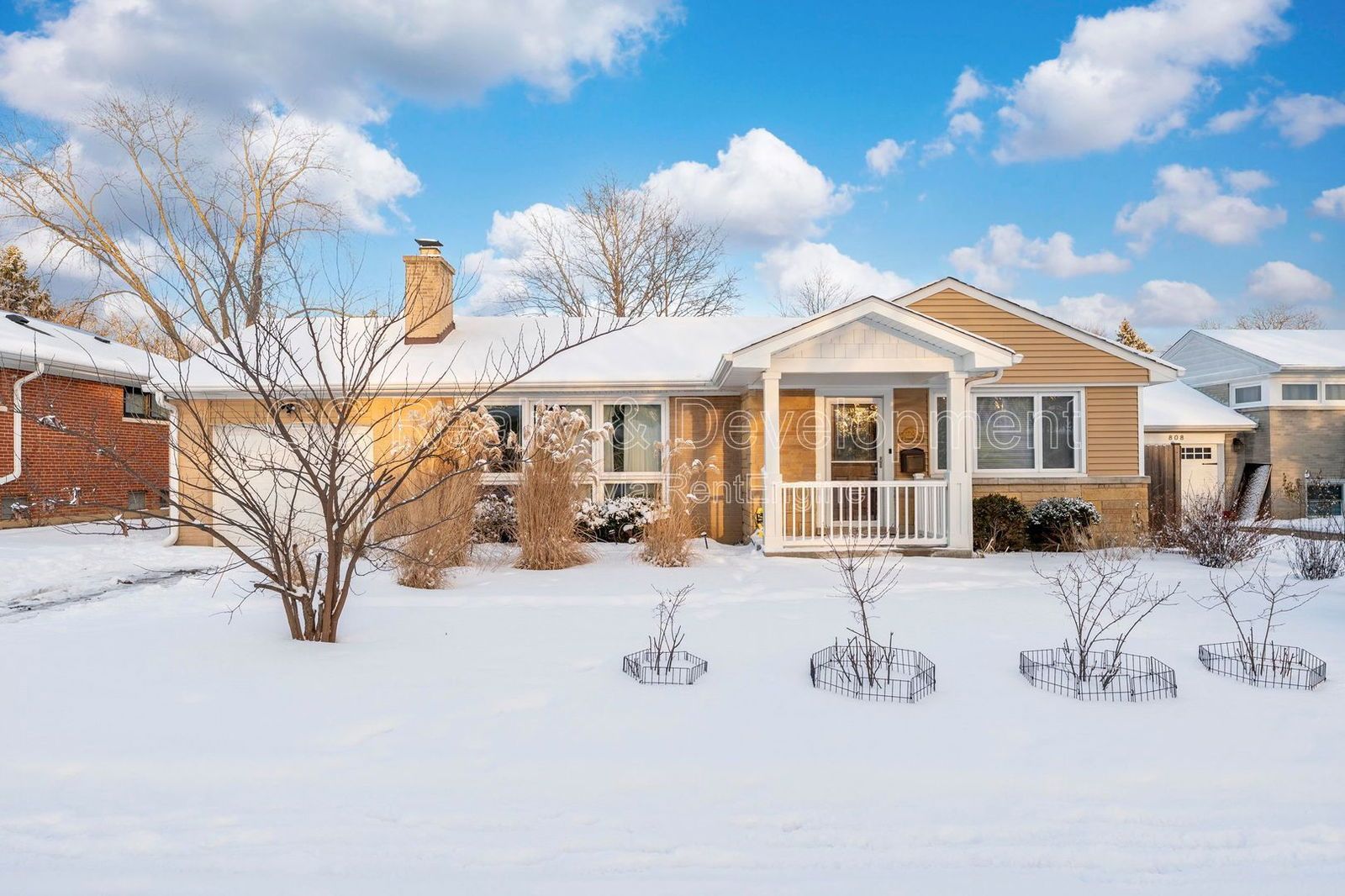 *** 3 BDRM - 2 BTH / RECENTLY UPDATED / IN UNIT LAUNDRY / FINISHED BASEMENT / BIG YARD W GAZEBO *** property image