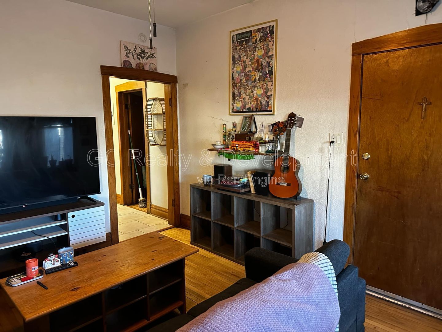 *** LITTLE VILLAGE / 1ST FL UNIT / 2 BDRM / PET FRIENDLY / HARDWOOD FLOORS / QUICK ACCESS TO TRAIN *** property image