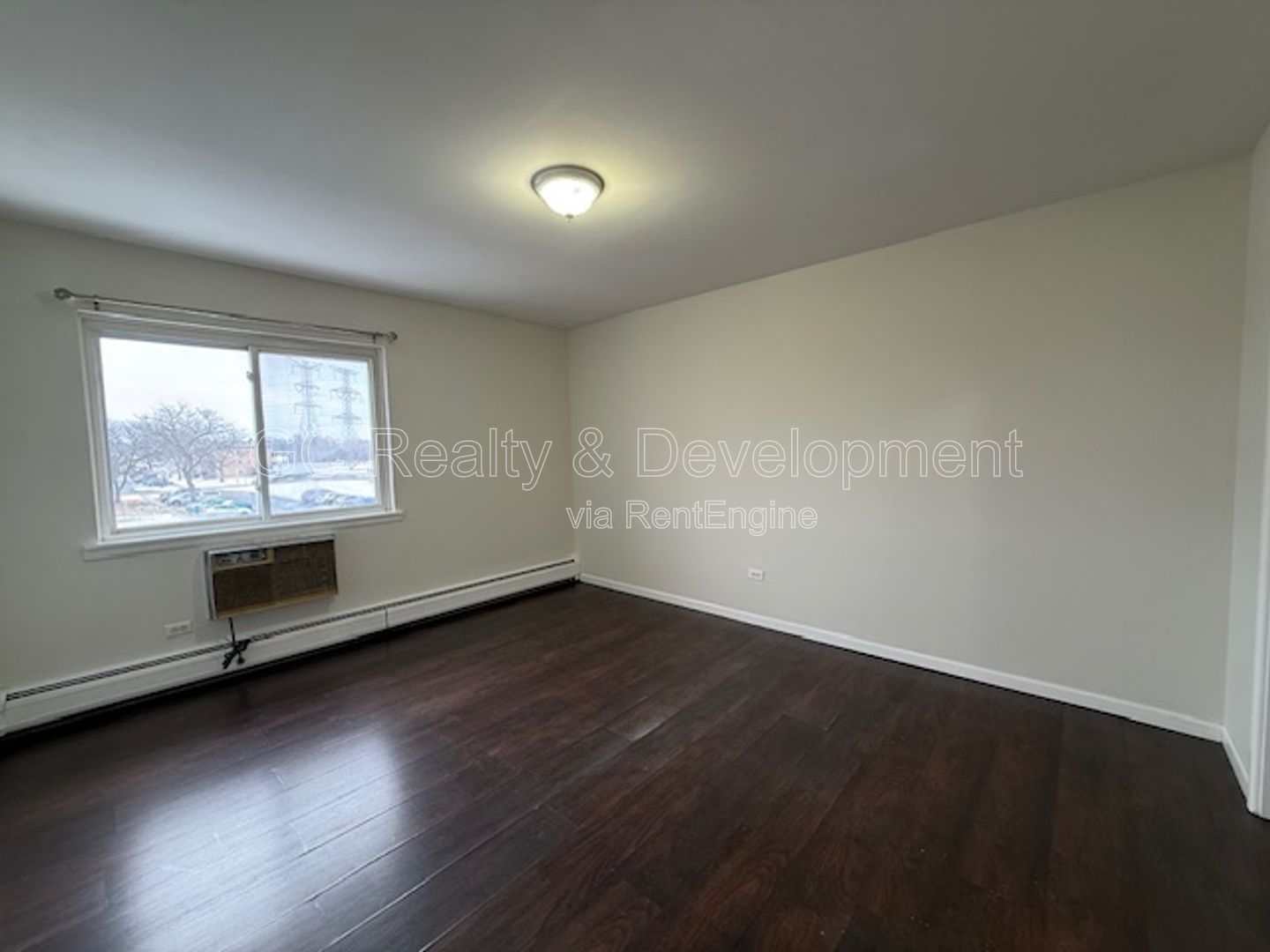*** 1 BDRM / ONLY PAY ELECTRIC / PARKING INCLUDED / LAUNDRY ON SITE / SHOPPING NEARBY *** property image