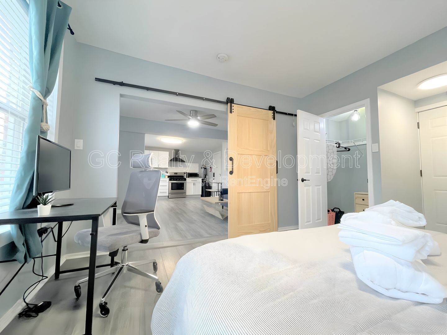 *** 1 MONTH FREE / PET FRIENDLY / LAUNDRY ON SITE / SS APPL / CENTRAL AC / WIFI INCLUDED / WALK TO TRAIN *** property image