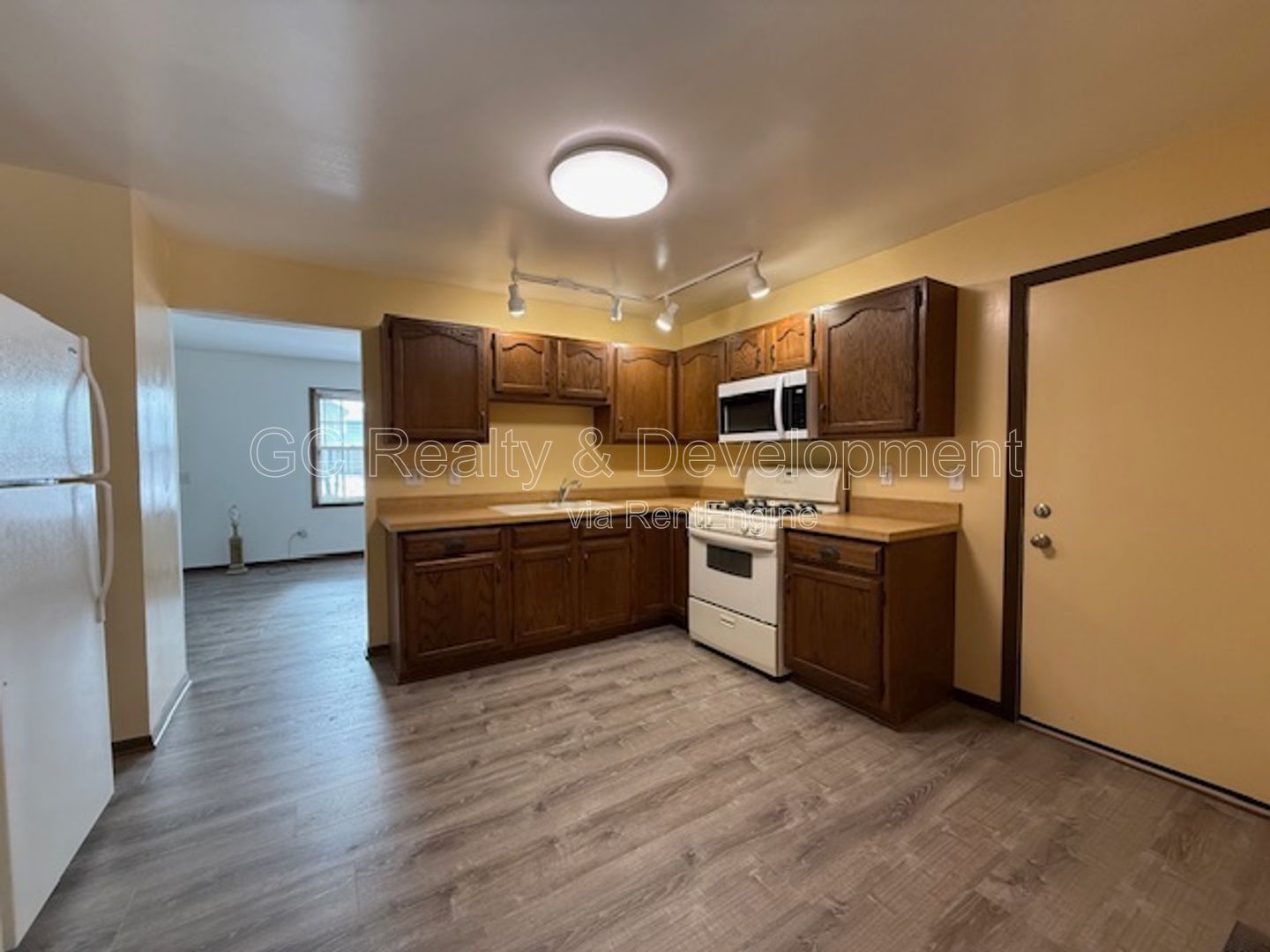 *** FULL REHAB / 2 BDRM / ATTACHED GARAGE / KITCHEN APPL INCL / IN UNIT LAUNDRY *** property image