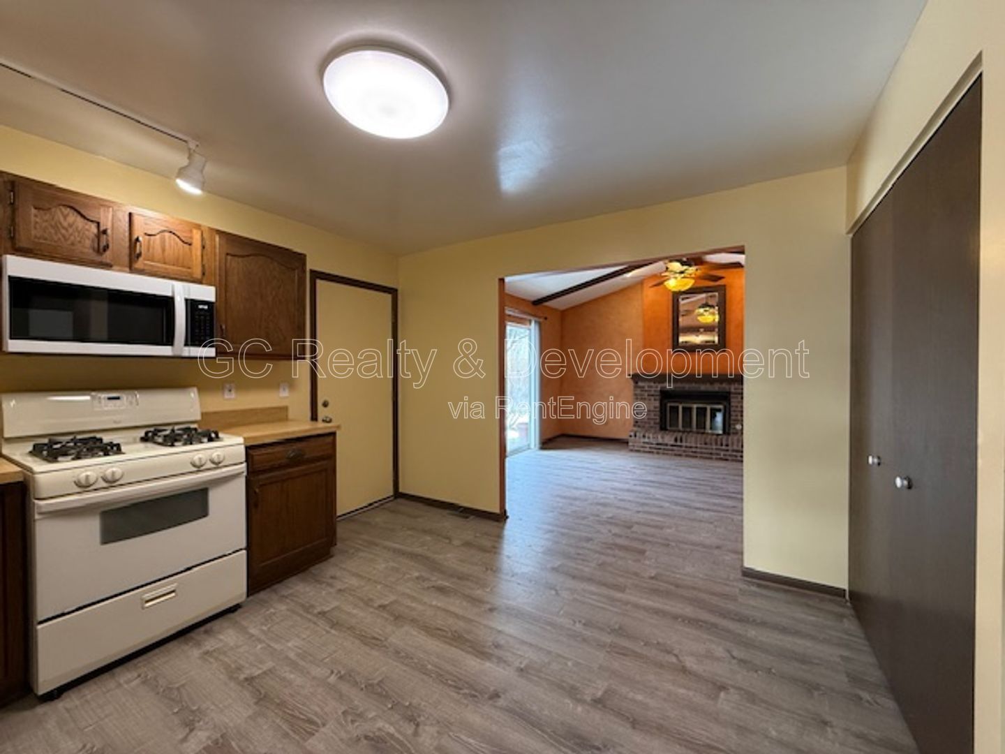 *** FULL REHAB / 2 BDRM / ATTACHED GARAGE / KITCHEN APPL INCL / IN UNIT LAUNDRY *** property image