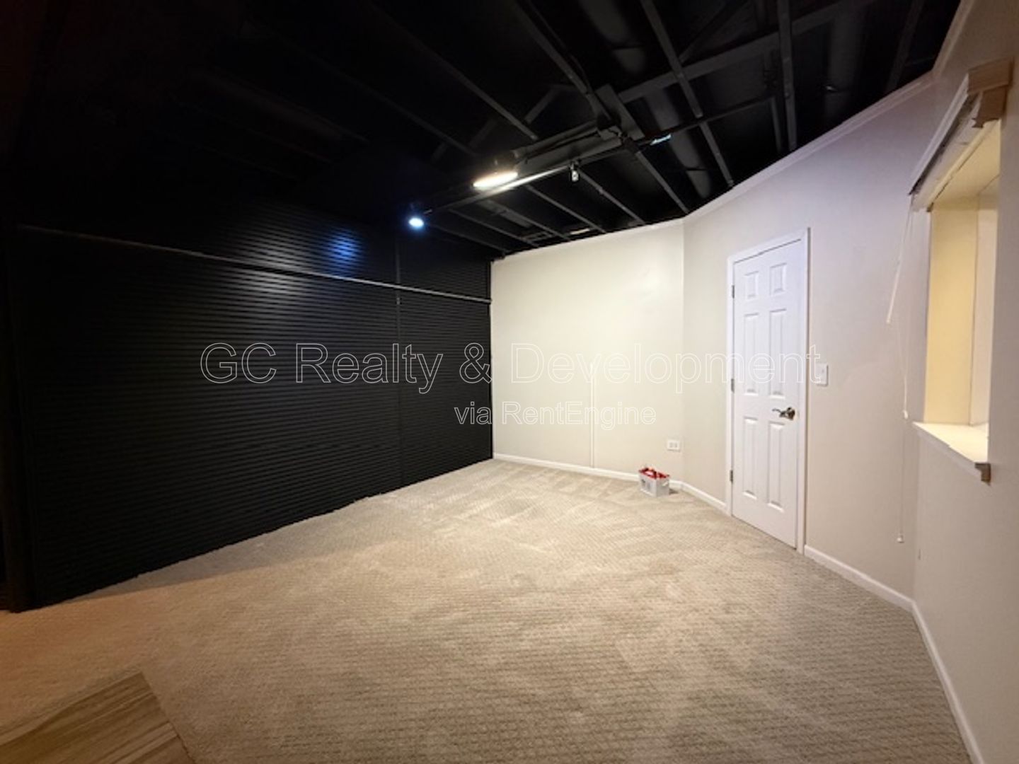 ** NEWER CONSTRUCTION / 3 BDRM - 4 BTH / 2300+ SQFT / FINISHED BSMT / SCHOOL DISTRICT 108 *** property image