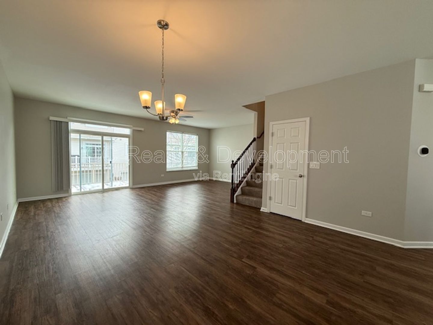 *** 3 BDRM - 2.5 BTH / NEWER CONSTRUCTION / WALK TO LAKE / GARAGE PARKING / 2000+ SQFT *** property image