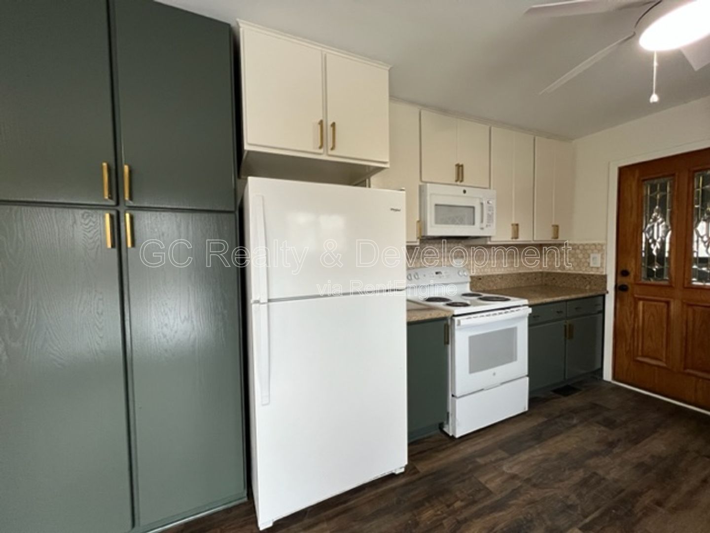 *** NAPERVILLE / 4 BDRM - 2 BTH / LARGE FENCED YARD W DECK / 2 CAR ATTACHED GARAGE *** property image