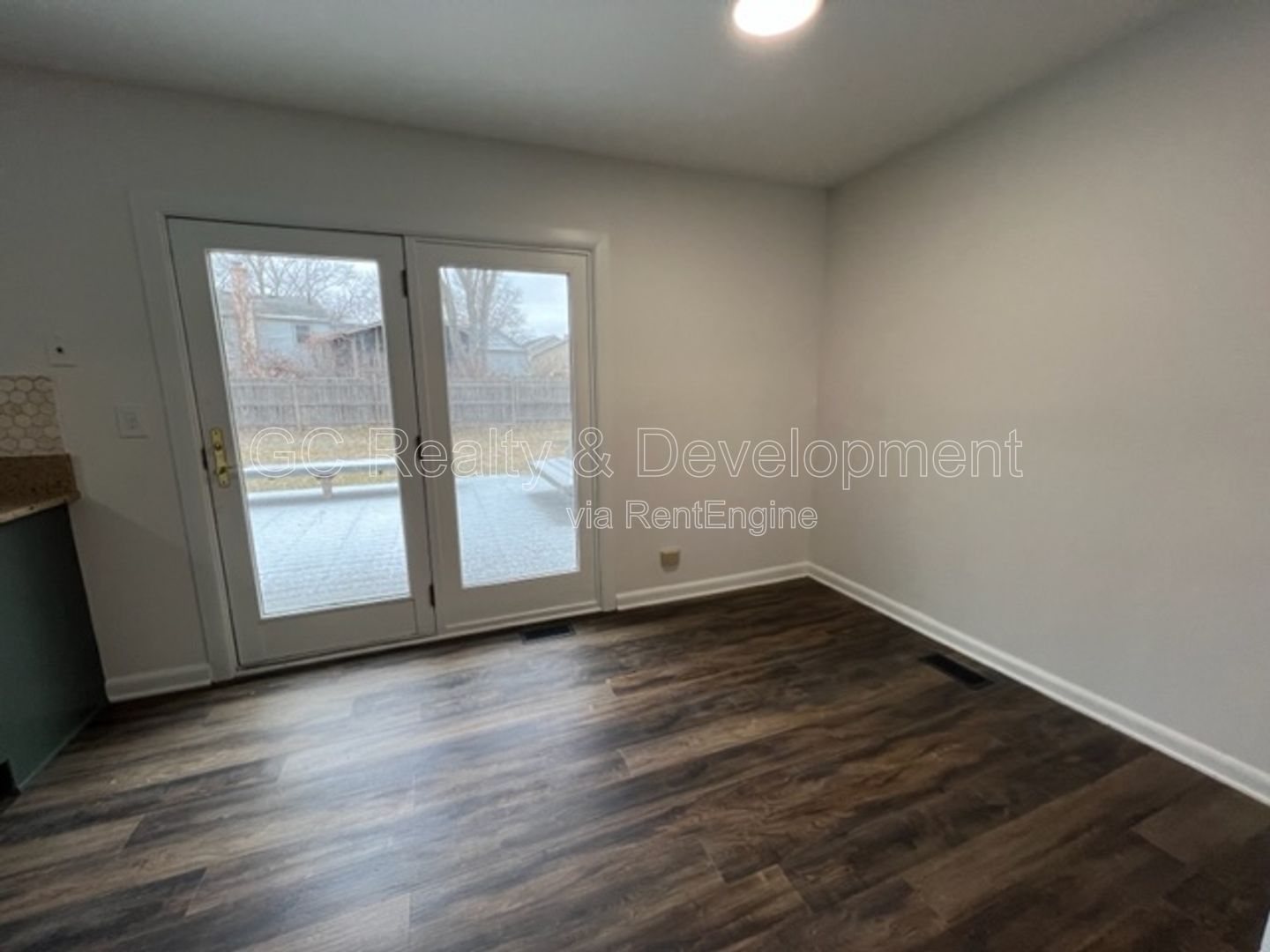*** NAPERVILLE / 4 BDRM - 2 BTH / LARGE FENCED YARD W DECK / 2 CAR ATTACHED GARAGE *** property image