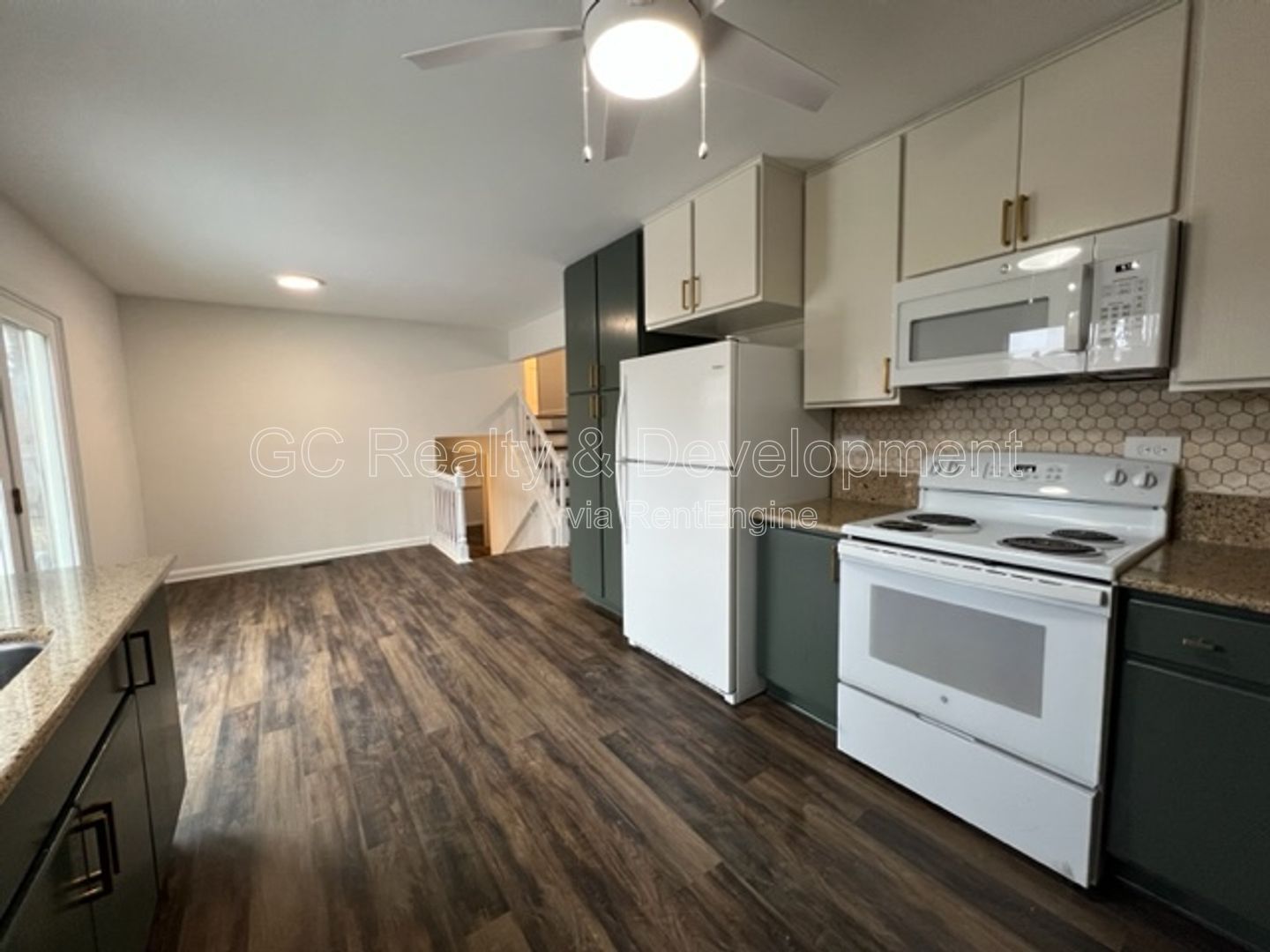 *** NAPERVILLE / 4 BDRM - 2 BTH / LARGE FENCED YARD W DECK / 2 CAR ATTACHED GARAGE *** property image