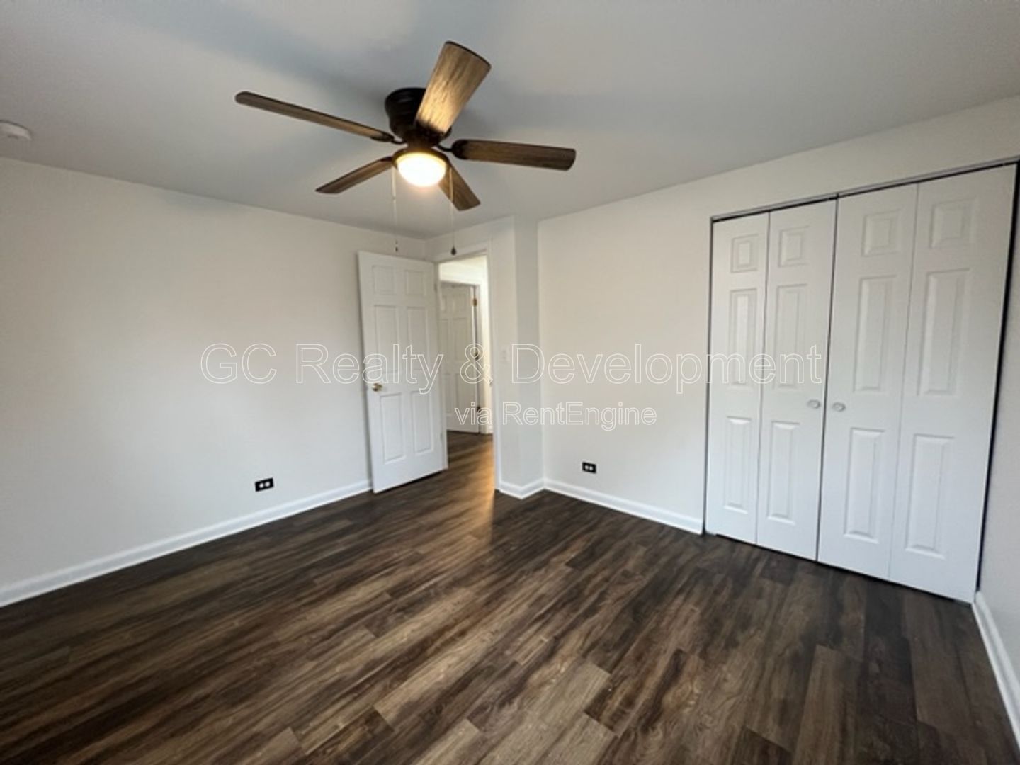*** NAPERVILLE / 4 BDRM - 2 BTH / LARGE FENCED YARD W DECK / 2 CAR ATTACHED GARAGE *** property image