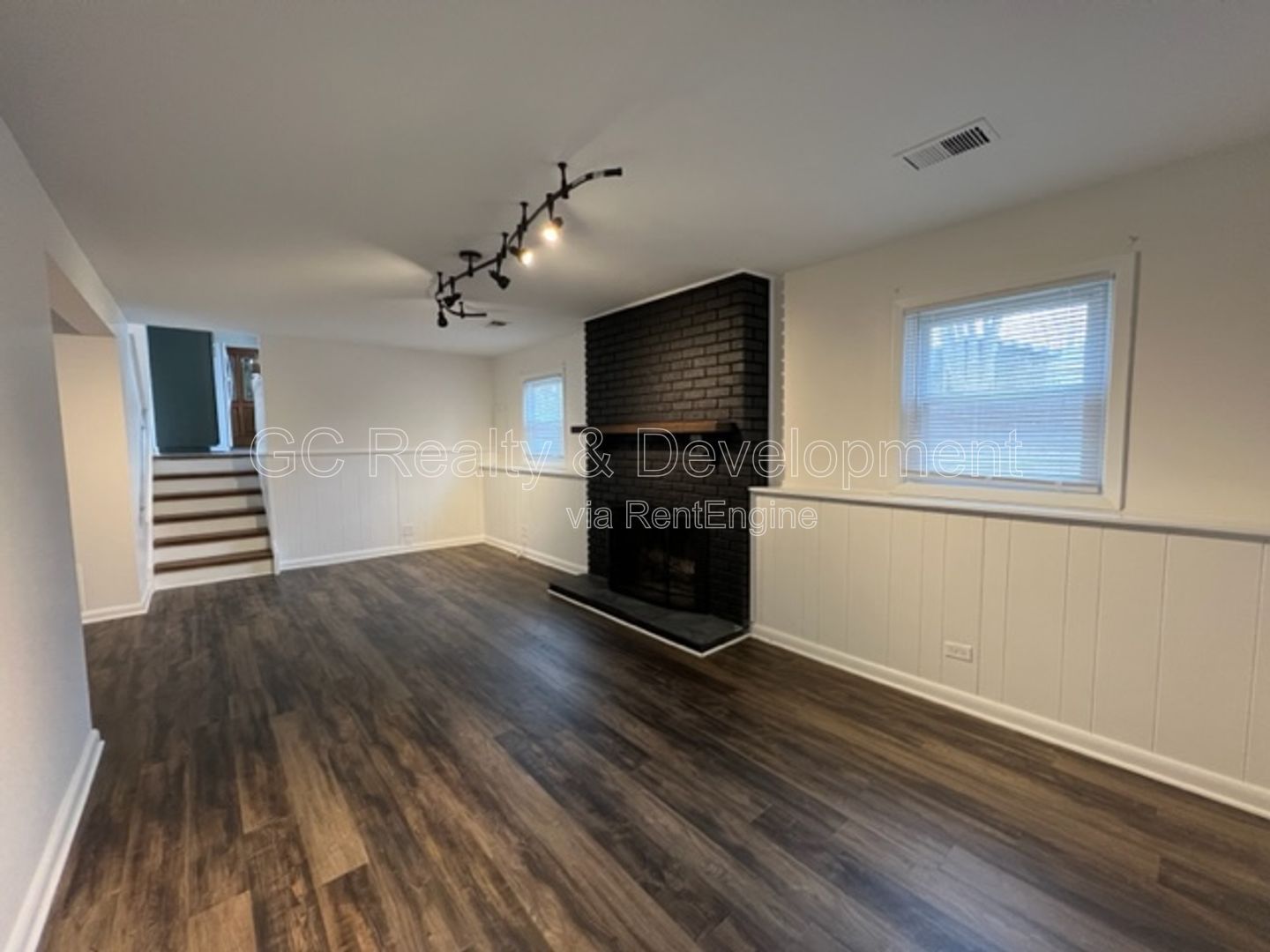*** NAPERVILLE / 4 BDRM - 2 BTH / LARGE FENCED YARD W DECK / 2 CAR ATTACHED GARAGE *** property image