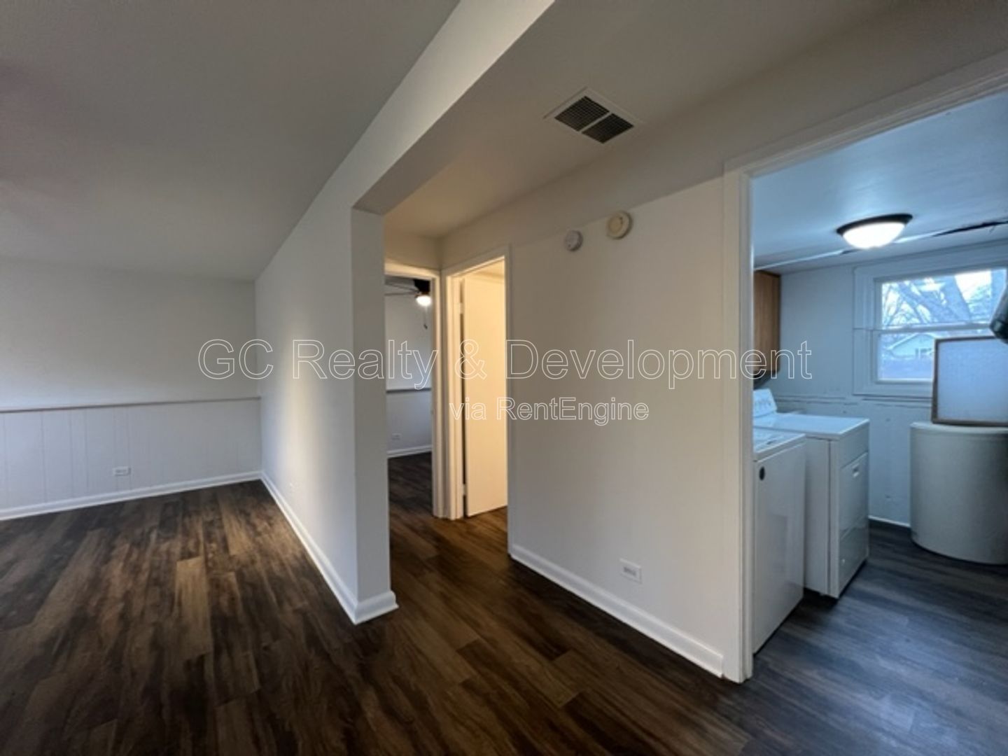 *** NAPERVILLE / 4 BDRM - 2 BTH / LARGE FENCED YARD W DECK / 2 CAR ATTACHED GARAGE *** property image