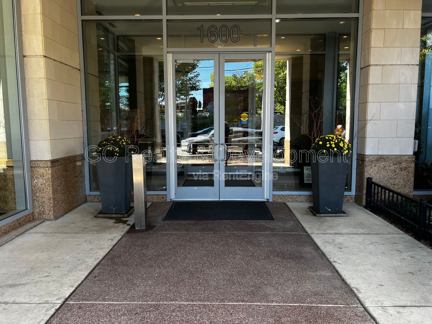 *** COMING SOON 4/15/26! / STUNNING CORNER UNIT / 2 BR / 2 BTH / INDOOR PARKING AVAIL / FULL AMENITY BLDG / GREAT LOCATION *** property image