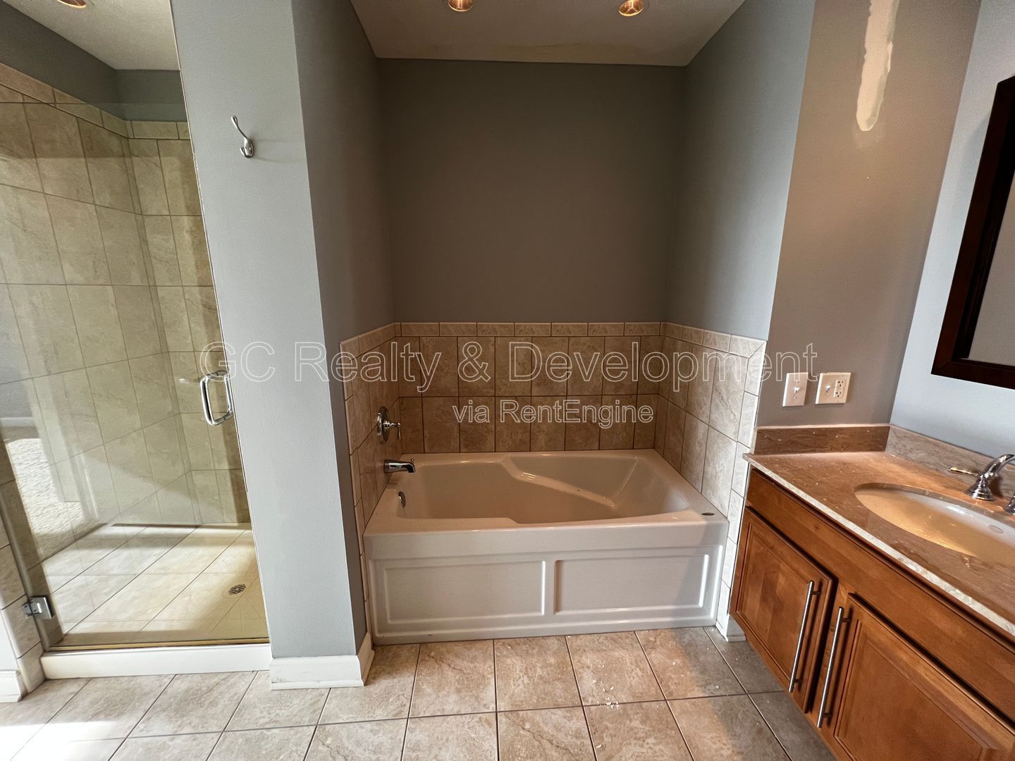 *** COMING SOON 4/15/26! / STUNNING CORNER UNIT / 2 BR / 2 BTH / INDOOR PARKING AVAIL / FULL AMENITY BLDG / GREAT LOCATION *** property image