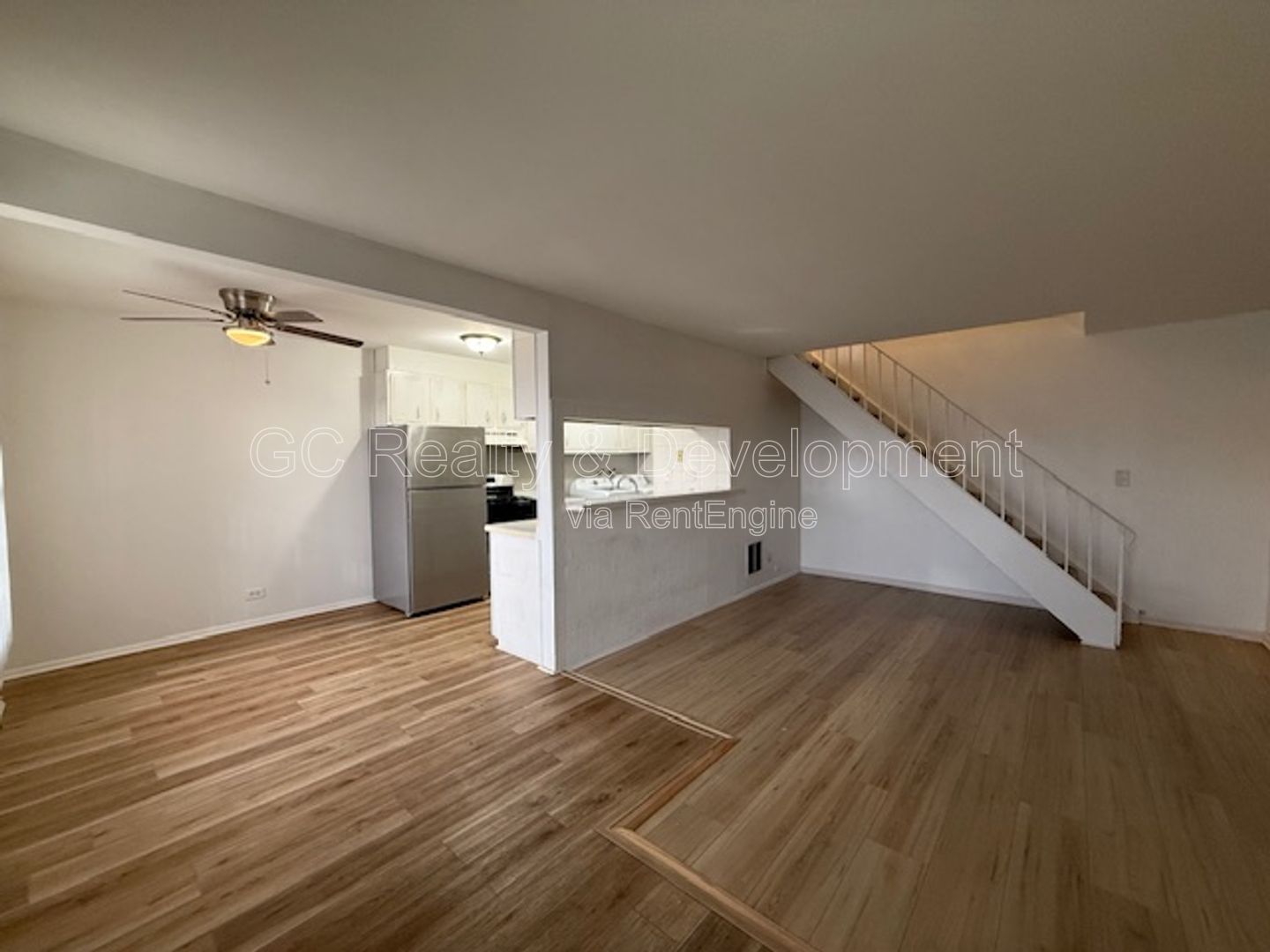 *** 2 BDRM / GARAGE PARKING / IN UNIT LAUNDRY / SS APPL / WALK IN CLOSET / CLOSE TO SHOPPING *** property image