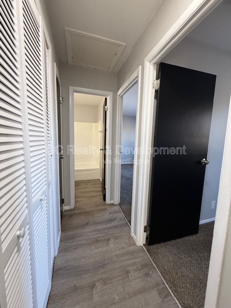 *** LIMITED-TIME MOVE-IN SPECIAL – REST OF FEBRUARY FREE / 3BRM - 1 BTH RANCH W/ ATTACHED GARAGE *** property image