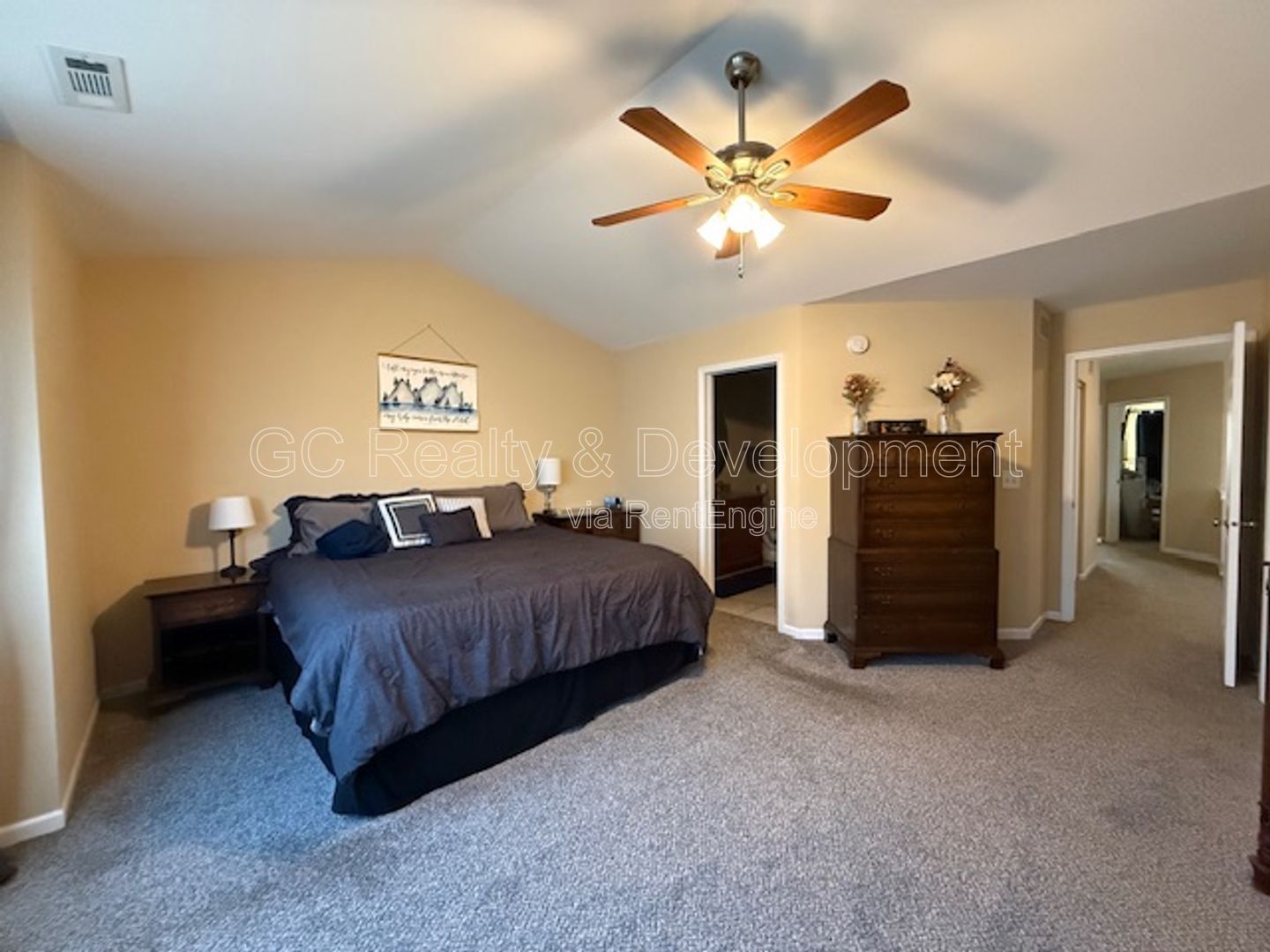 *** 3 BDRM - 2.5 BTH / RECENTLY UPDATED / ATTACHED GARAGE / LRG CLOSETS / PET FRIENDLY *** property image