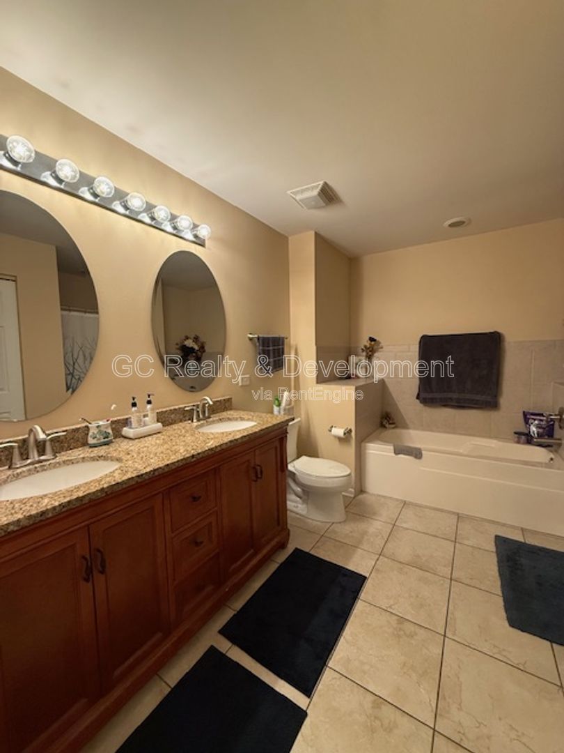 *** 3 BDRM - 2.5 BTH / RECENTLY UPDATED / ATTACHED GARAGE / LRG CLOSETS / PET FRIENDLY *** property image