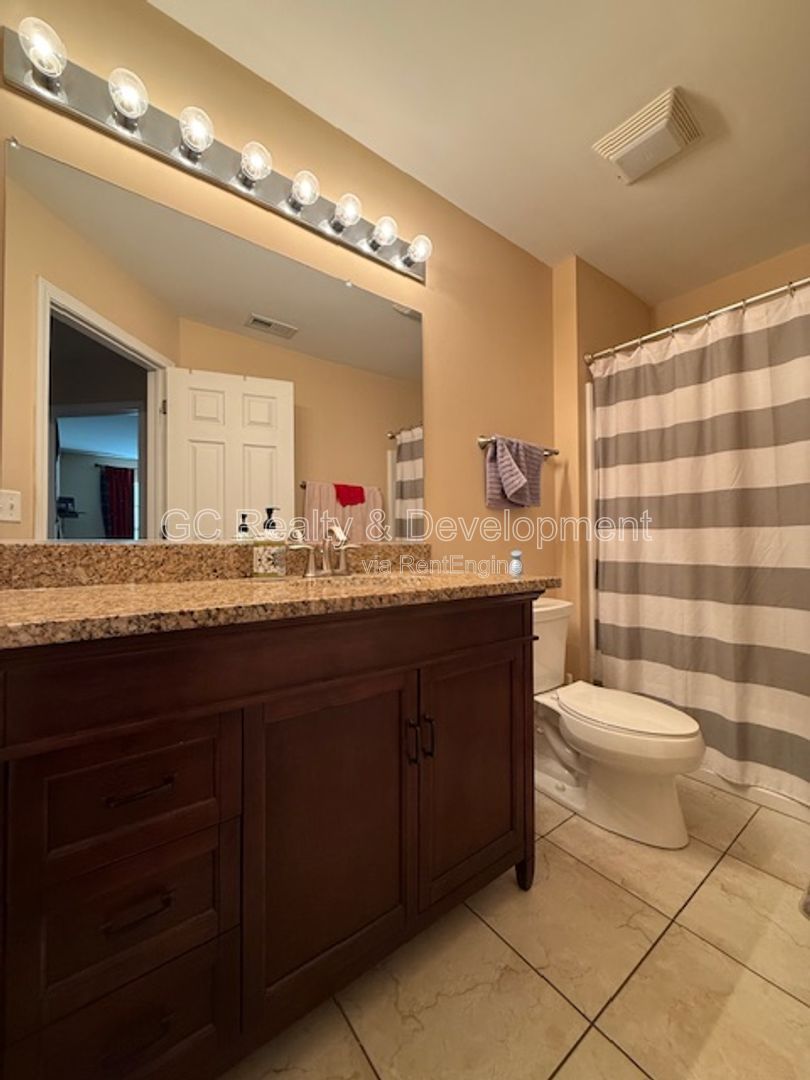 *** 3 BDRM - 2.5 BTH / RECENTLY UPDATED / ATTACHED GARAGE / LRG CLOSETS / PET FRIENDLY *** property image