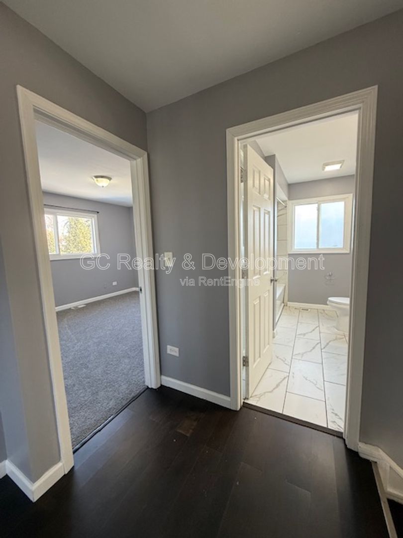 *** 3 BDRM - 2 BTH / FULLY UPDATED / PARTIALLY FIN BASEMENT / CENTRAL AC / SHOPPING NEARBY *** property image