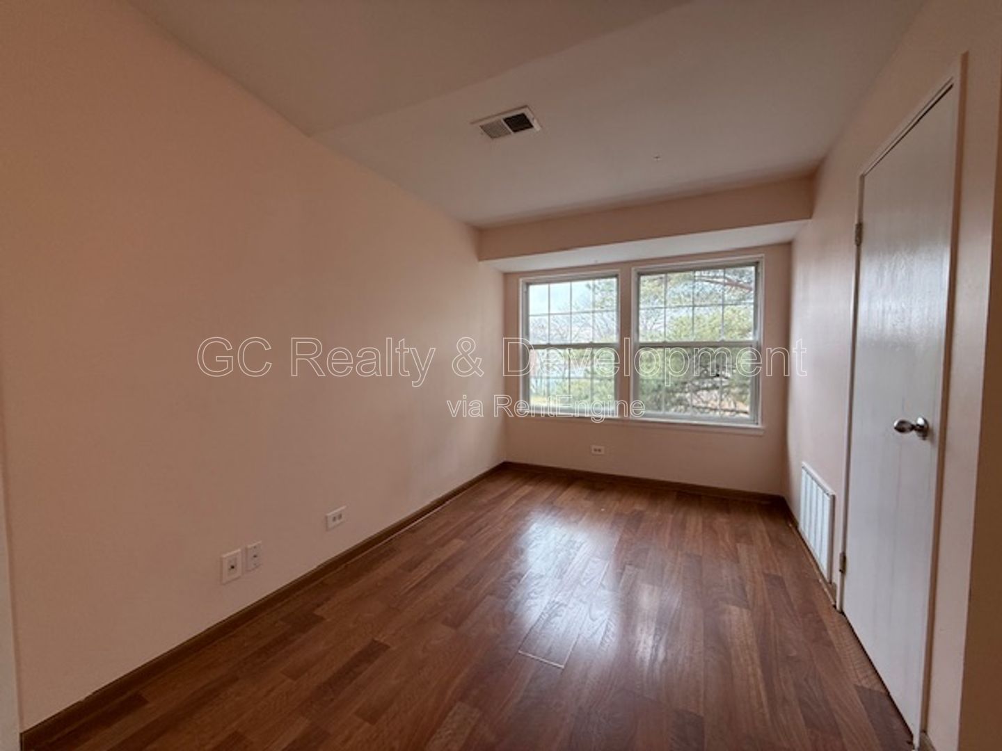 *** 2 BDRM - 2 BTH / LRG CLOSETS / IN UNIT LAUNDRY / 2 PARKING SPOTS / POOLS ON SITE *** property image