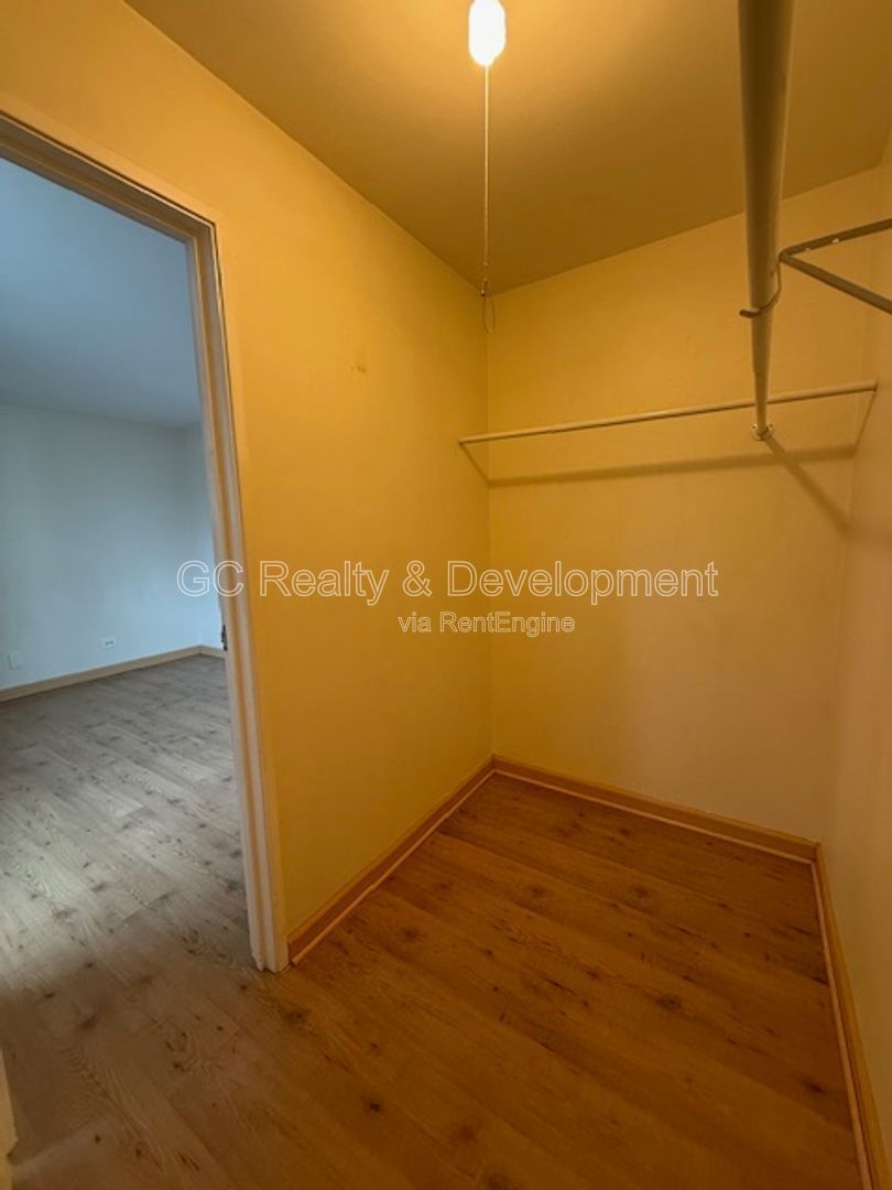 *** 2 BDRM - 2 BTH / LRG CLOSETS / IN UNIT LAUNDRY / 2 PARKING SPOTS / POOLS ON SITE *** property image