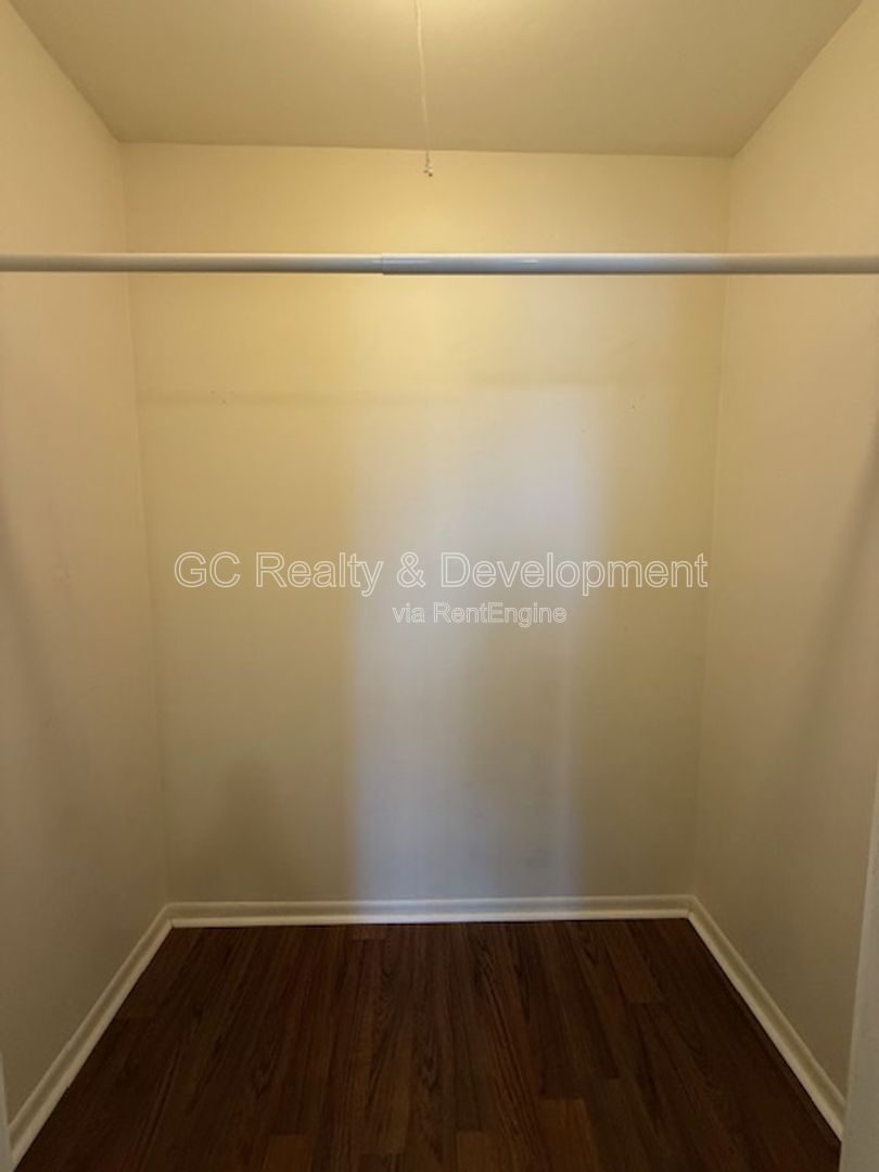 *** 2 BDRM - 2 BTH / LRG CLOSETS / IN UNIT LAUNDRY / 2 PARKING SPOTS / POOLS ON SITE *** property image