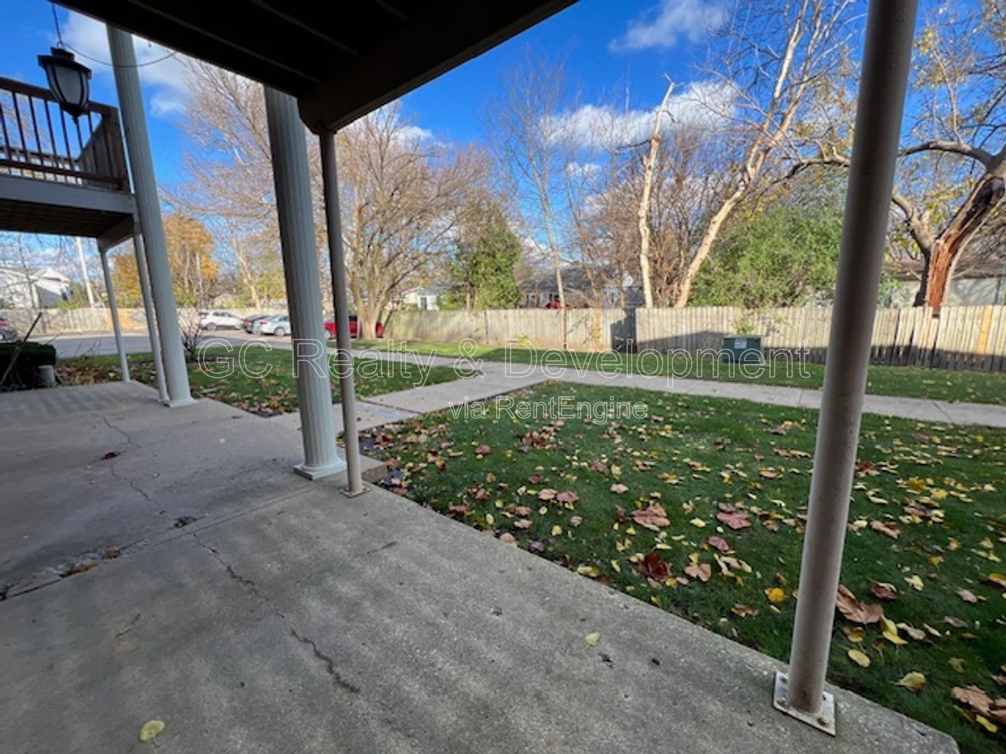 ***  FIRST FLOOR UNIT / 2 BDRM / PARKING INCL / PET FRIENDLY / STORAGE *** property image