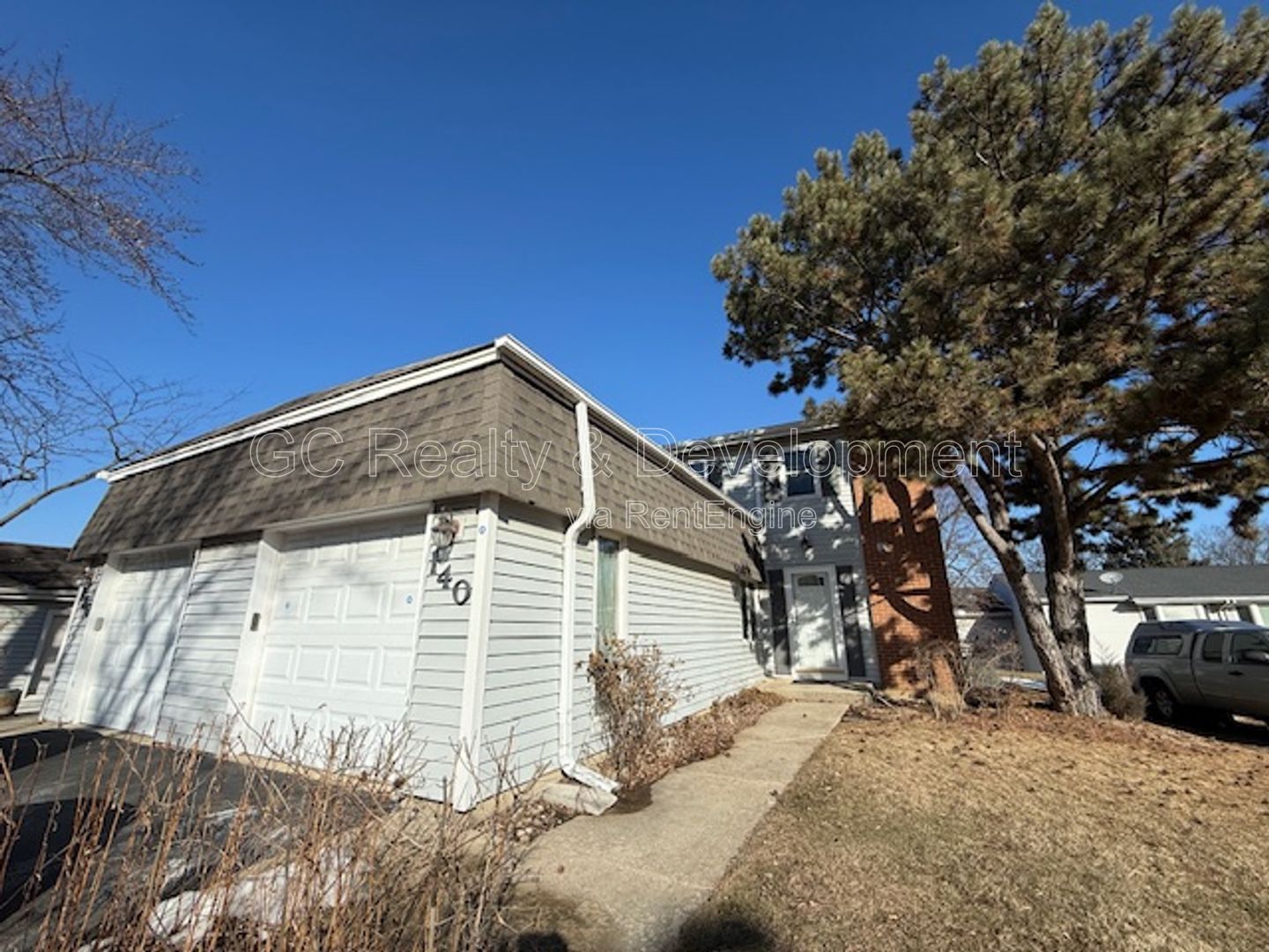 *** 2 BDRM - 2.5 BTH / LRG WALK IN CLOSET / ATTACHED GARAGE / SS APPL / IN UNIT LAUNDRY *** property image