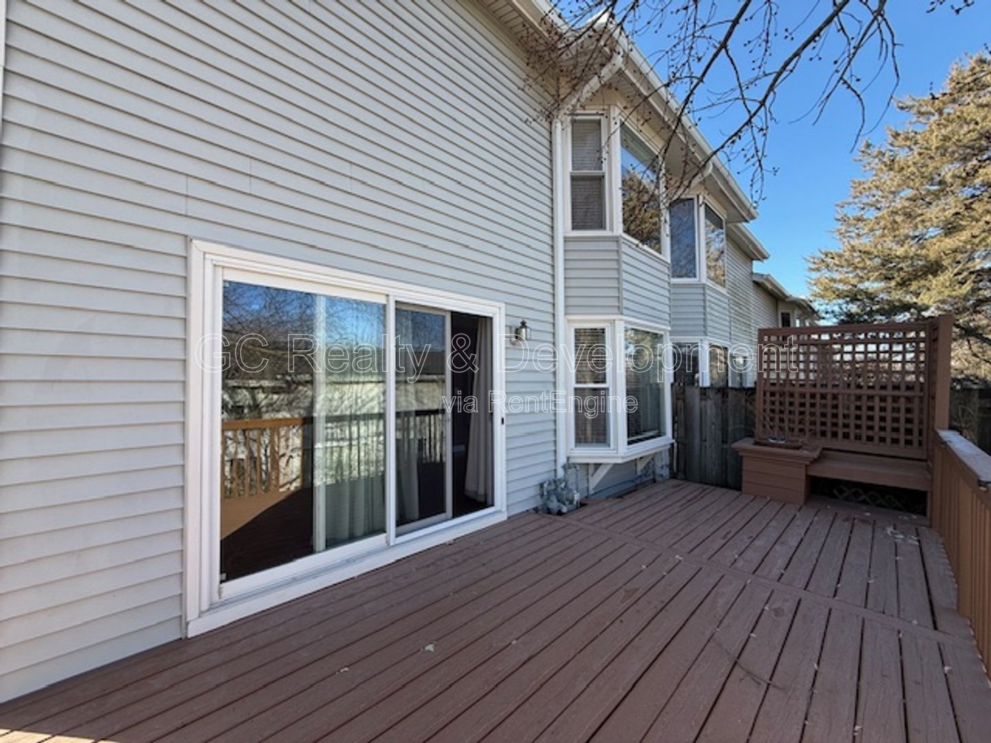 *** 2 BDRM - 2.5 BTH / LRG WALK IN CLOSET / ATTACHED GARAGE / SS APPL / IN UNIT LAUNDRY *** property image