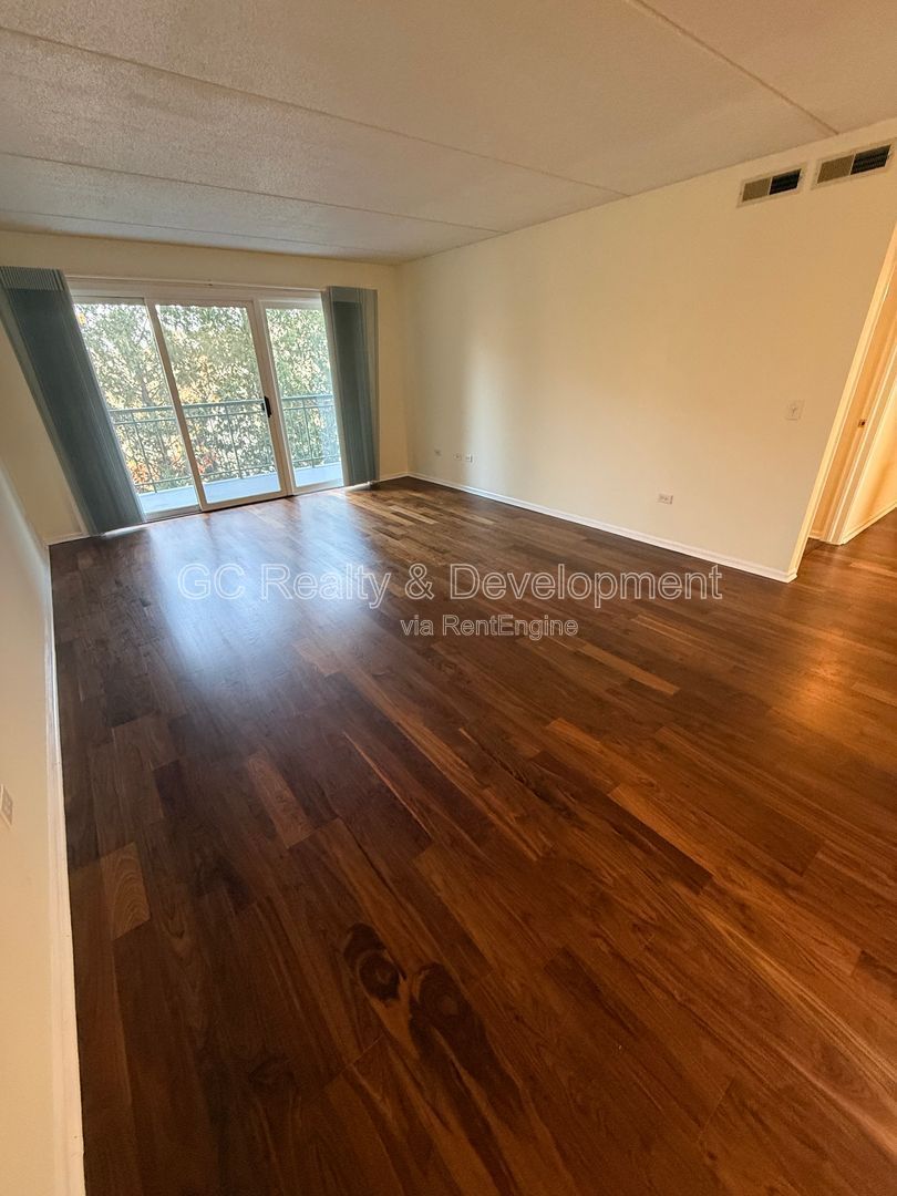 *** NORTH PARK / CUL-DE-SAC / 2 BDRM - 2 BTH / ONLY PAY ELECTRIC / ASSIGNED PARKING /  IN UNIT LAUNDRY *** property image