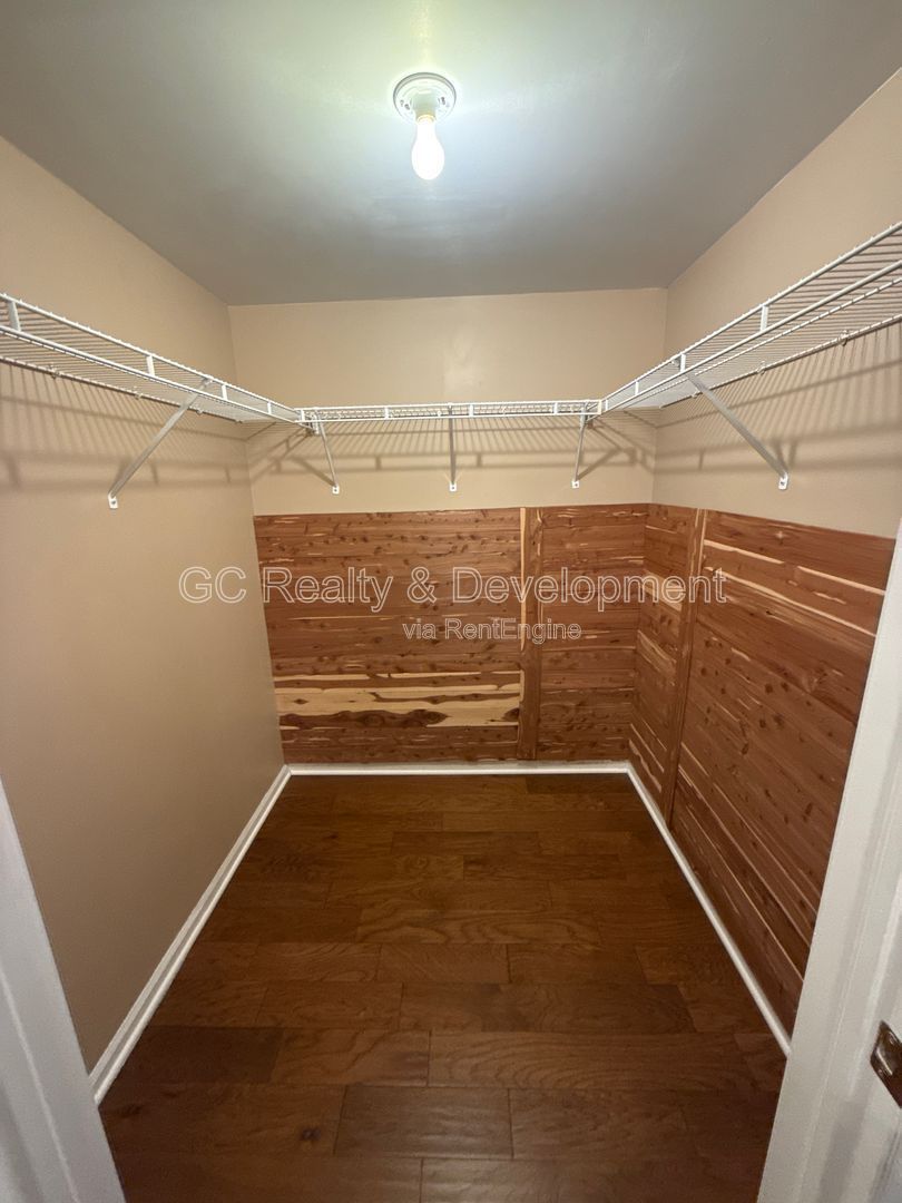 *** NORTH PARK / CUL-DE-SAC / 2 BDRM - 2 BTH / ONLY PAY ELECTRIC / ASSIGNED PARKING /  IN UNIT LAUNDRY *** property image
