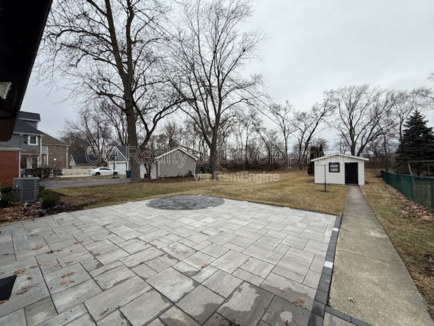 *** RECENTLY UPDATED / 3 BDRM - 2 BTH / FINISHED BSMT W DRY BAR / LRG YARD / LAUNDRY ROOM *** property image