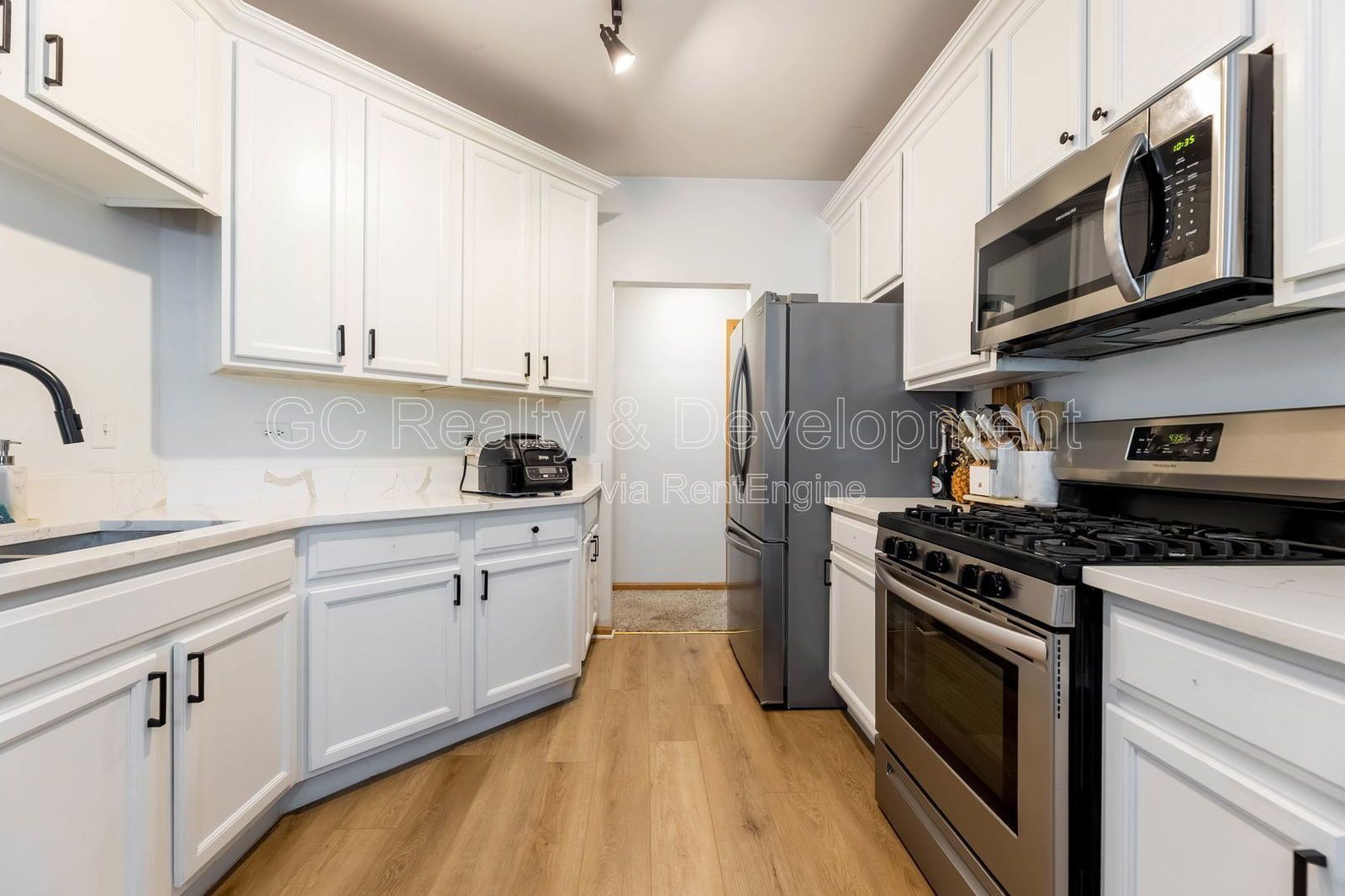 *** 2 BDRM - 2 BTH / PET FRIENDLY / ATTACHED GARAGE / REAR PATIO W  BALCONY *** property image