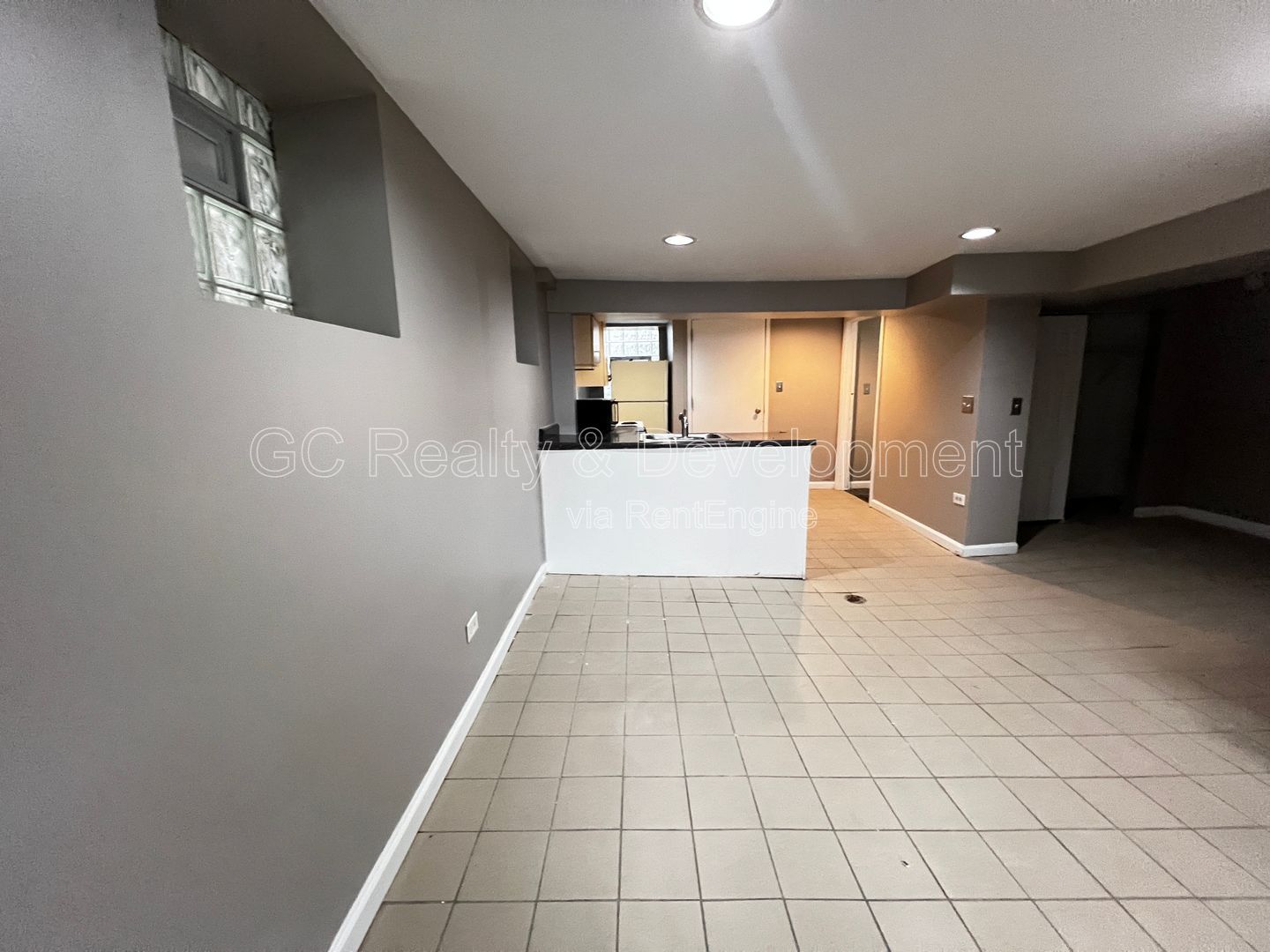 *** COMING SOON 4/15/26! / LINCOLN PARK - GARDEN STUDIO APT / APPL INCLUDED / LAUNDRY ON SITE *** property image