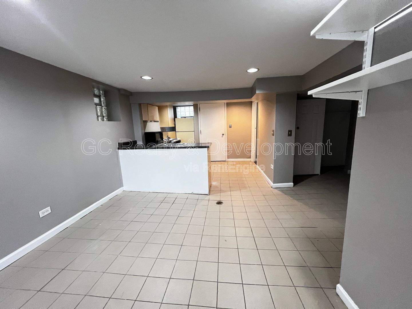 *** COMING SOON 4/15/26! / LINCOLN PARK - GARDEN STUDIO APT / APPL INCLUDED / LAUNDRY ON SITE *** property image