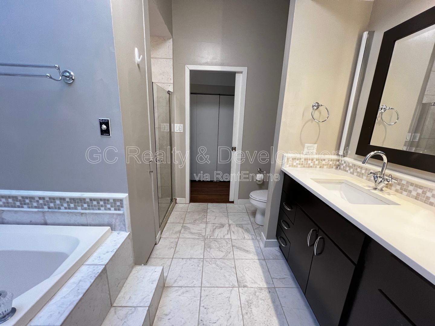 *** COMING SOON 5/15/26! / PREMIUM LOCATION! / SOUTHPORT / 2 BDRM - 2.5 BTH / SS APPL / LAUNDRY IN UNIT / GARAGE INCL*** property image