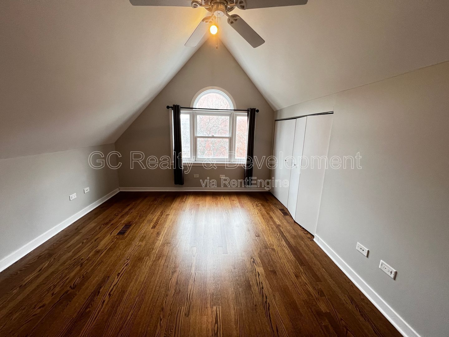 *** COMING SOON 5/15/26! / PREMIUM LOCATION! / SOUTHPORT / 2 BDRM - 2.5 BTH / SS APPL / LAUNDRY IN UNIT / GARAGE INCL*** property image