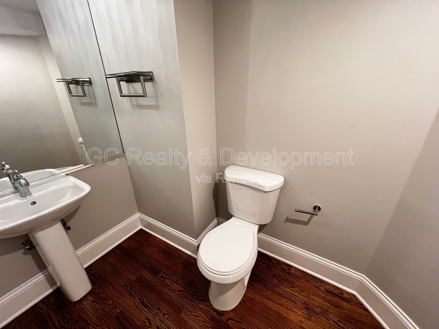 *** COMING SOON 5/15/26! / PREMIUM LOCATION! / SOUTHPORT / 2 BDRM - 2.5 BTH / SS APPL / LAUNDRY IN UNIT / GARAGE INCL*** property image