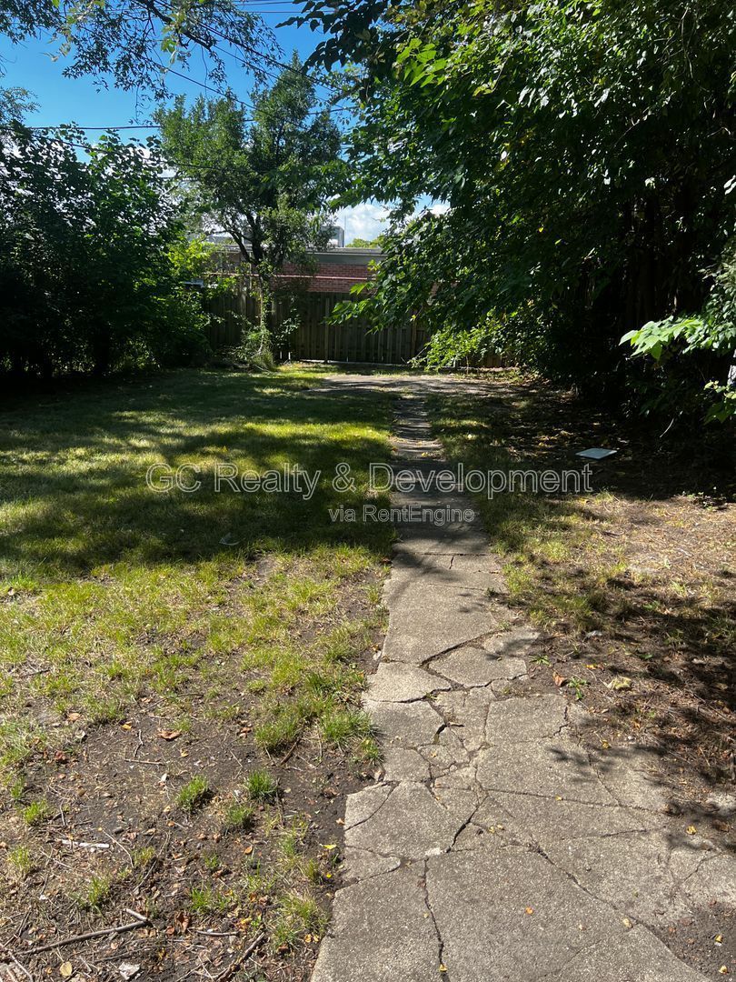 *** 2 BDRM - 1 BTH / HARDWOOD FLOORING / W&D HOOK-UPS / FULL BSMT / PET FRIENDLY *** property image