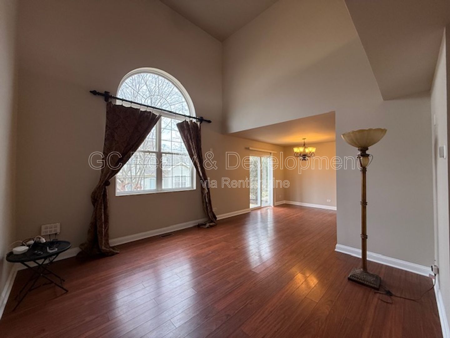 *** RECENTLY UPDATED / 3 BDRM - 2 BTH / HARDWOOD FLOORS / ATTACHED GARAGE / SS APPL *** property image