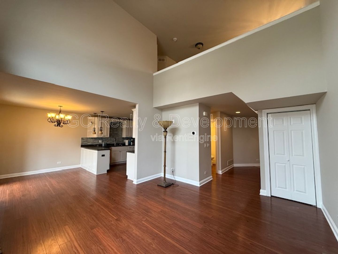 *** RECENTLY UPDATED / 3 BDRM - 2 BTH / HARDWOOD FLOORS / ATTACHED GARAGE / SS APPL *** property image