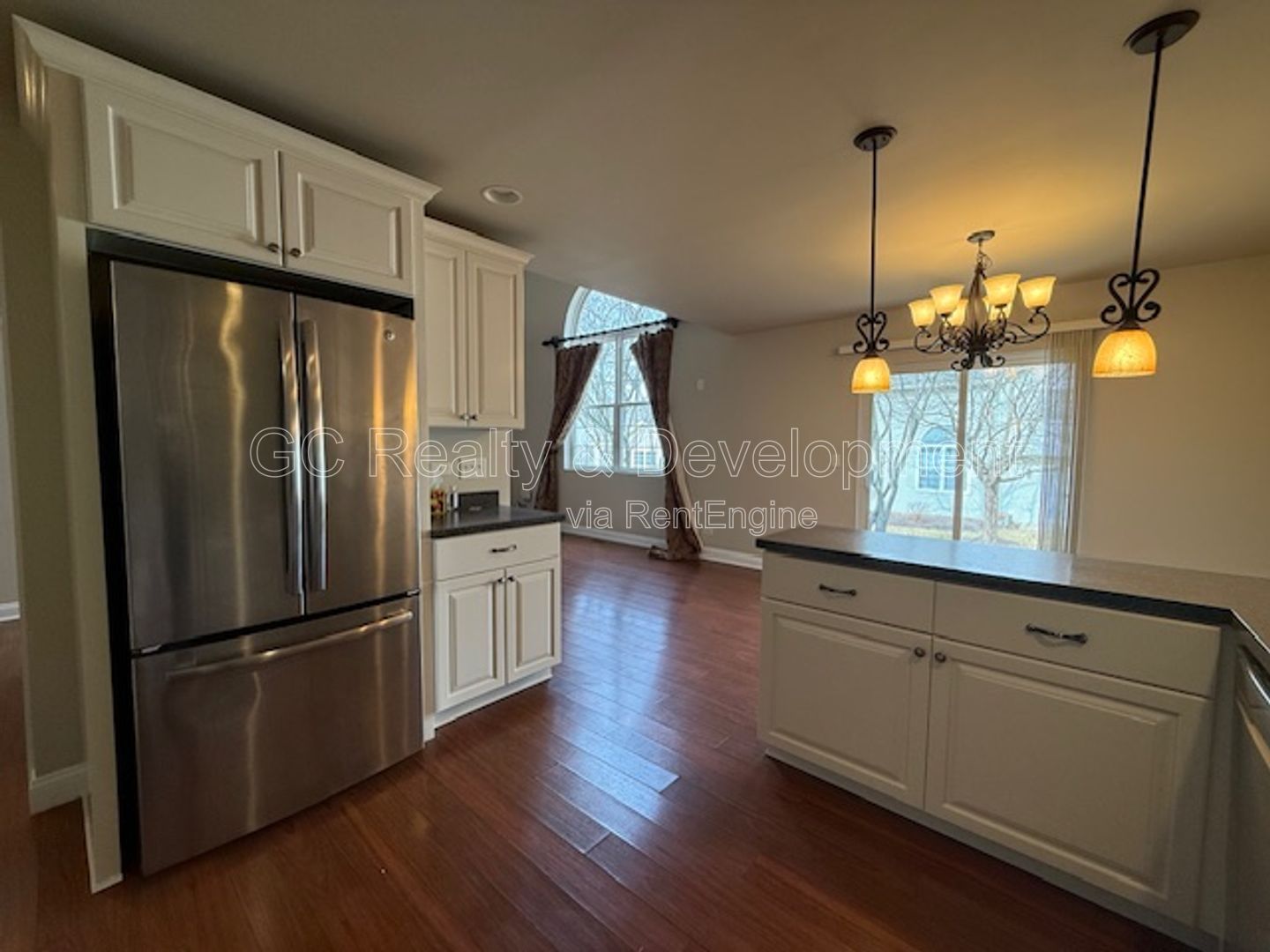 *** RECENTLY UPDATED / 3 BDRM - 2 BTH / HARDWOOD FLOORS / ATTACHED GARAGE / SS APPL *** property image