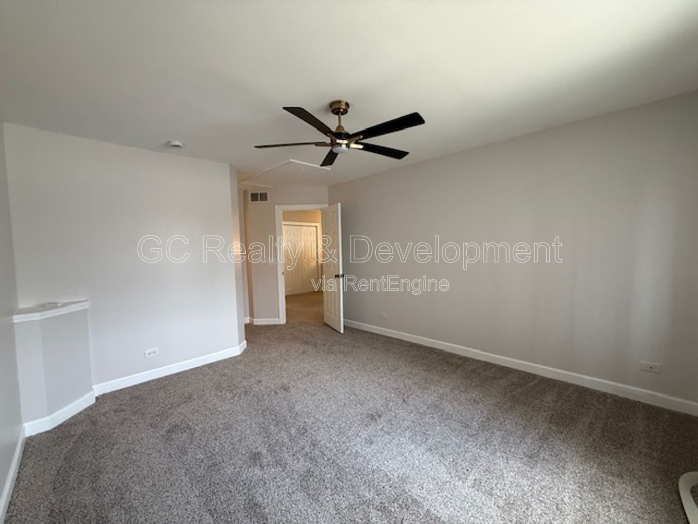 *** RECENTLY UPDATED / 3 BDRM - 2 BTH / HARDWOOD FLOORS / ATTACHED GARAGE / SS APPL *** property image